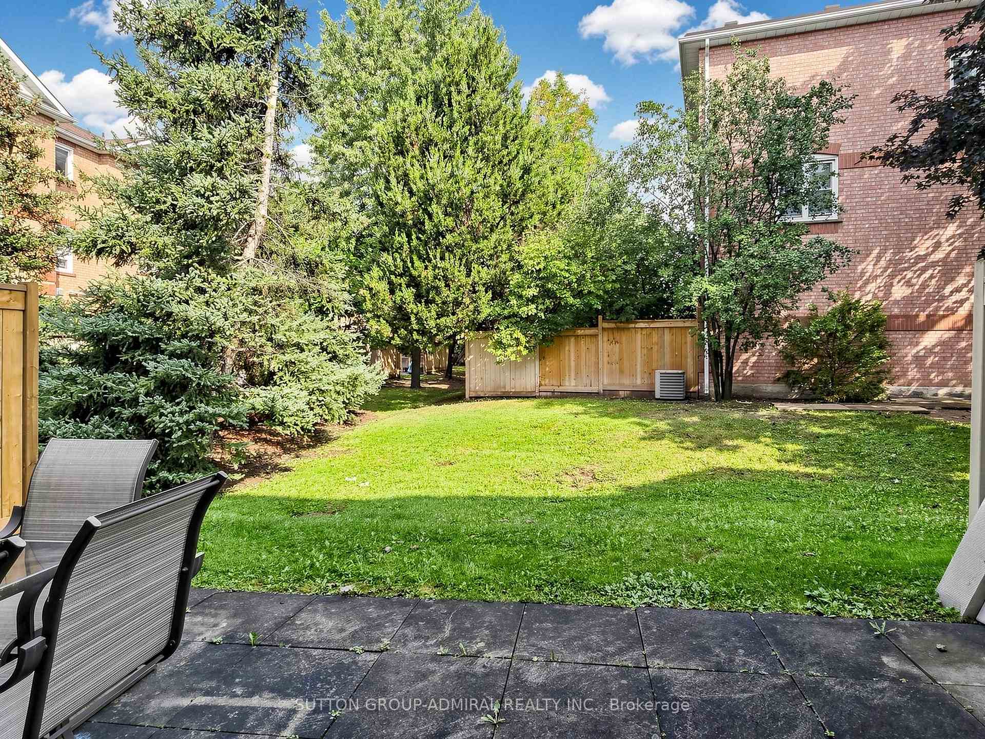 Photo 41 of Unit 105, 105 Leah Crescent, Vaughan, Beverley Glen — HOMEH