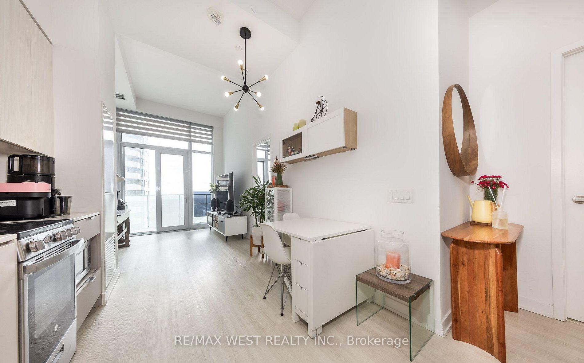 Photo 6 of Unit 621, 3883 Quartz Road, Mississauga, City Centre — HOMEH