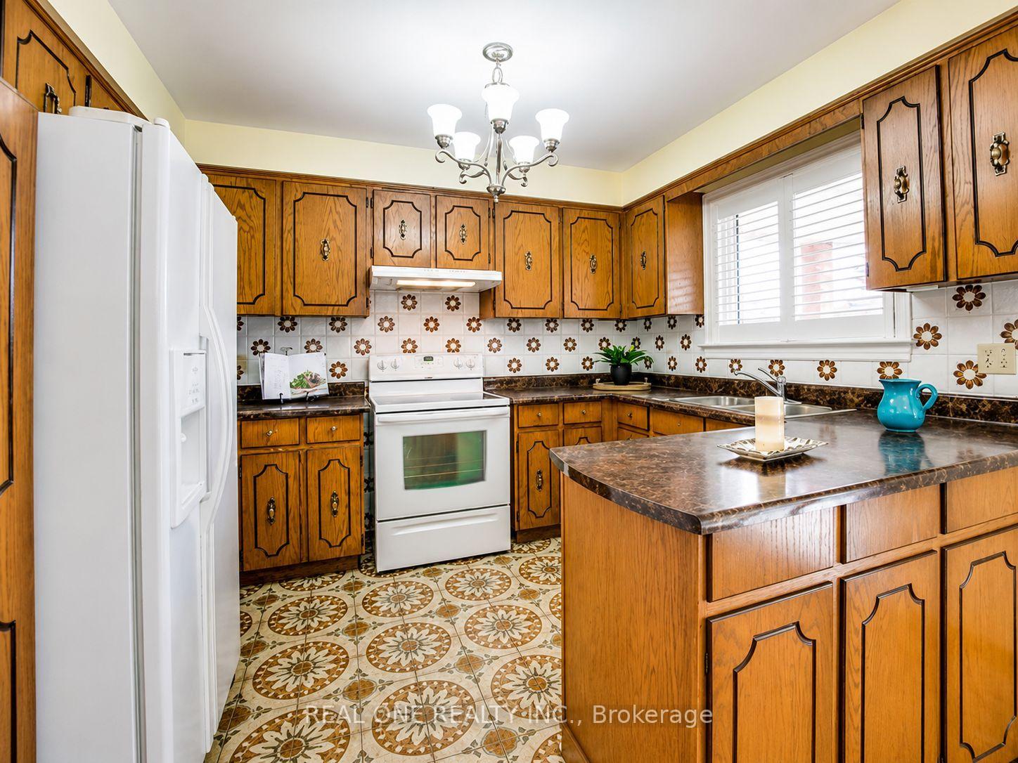 Photo 12 of Unit Upper, 2531 Cynara Road, Mississauga, Cooksville — HOMEH