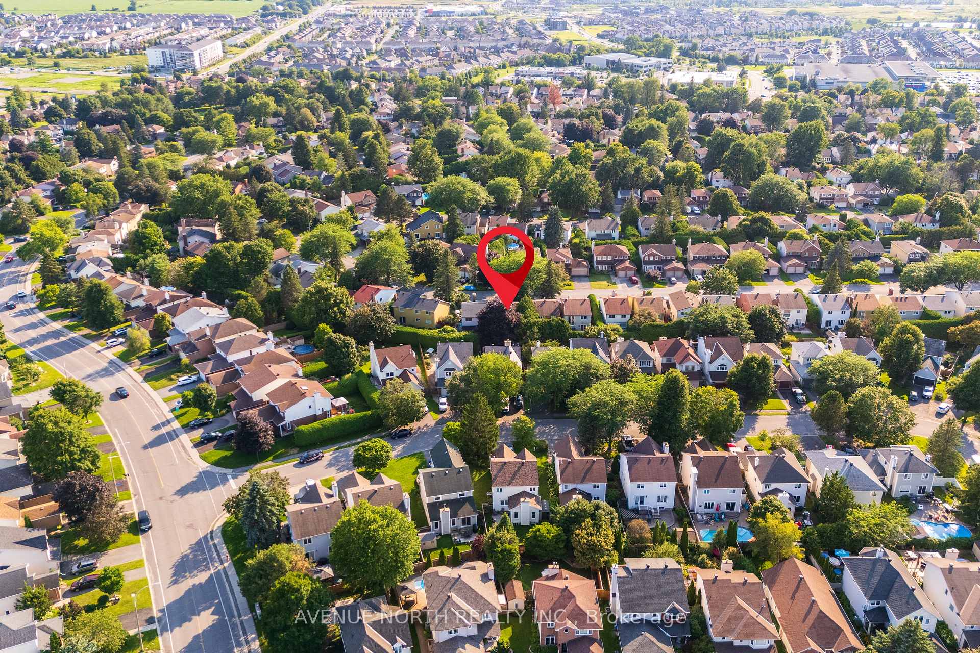Photo 6 of 23 Bluegrass Drive, Ottawa, Kanata - Bridlewood — HOMEH
