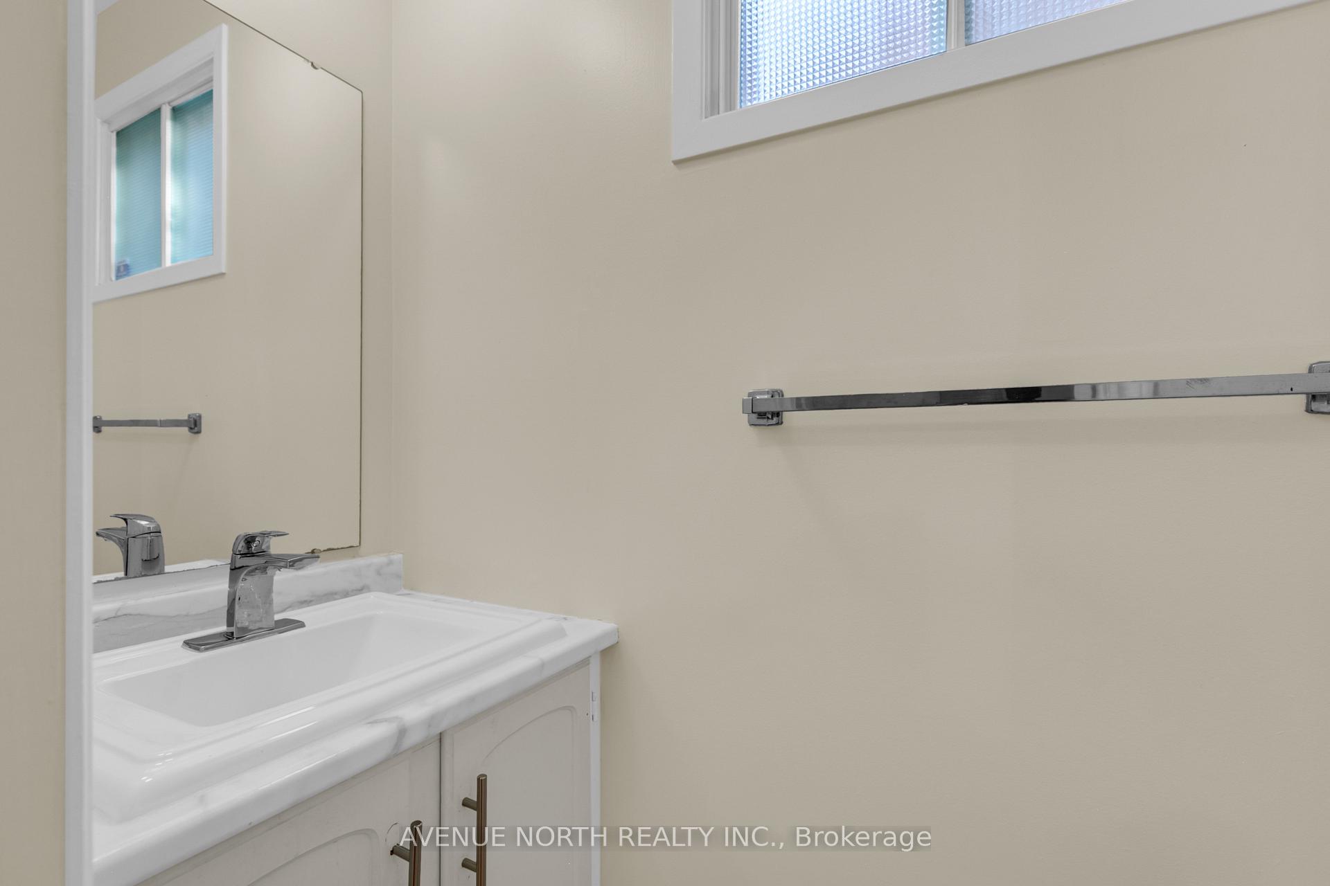 Photo 9 of 23 Bluegrass Drive, Ottawa, Kanata - Bridlewood — HOMEH