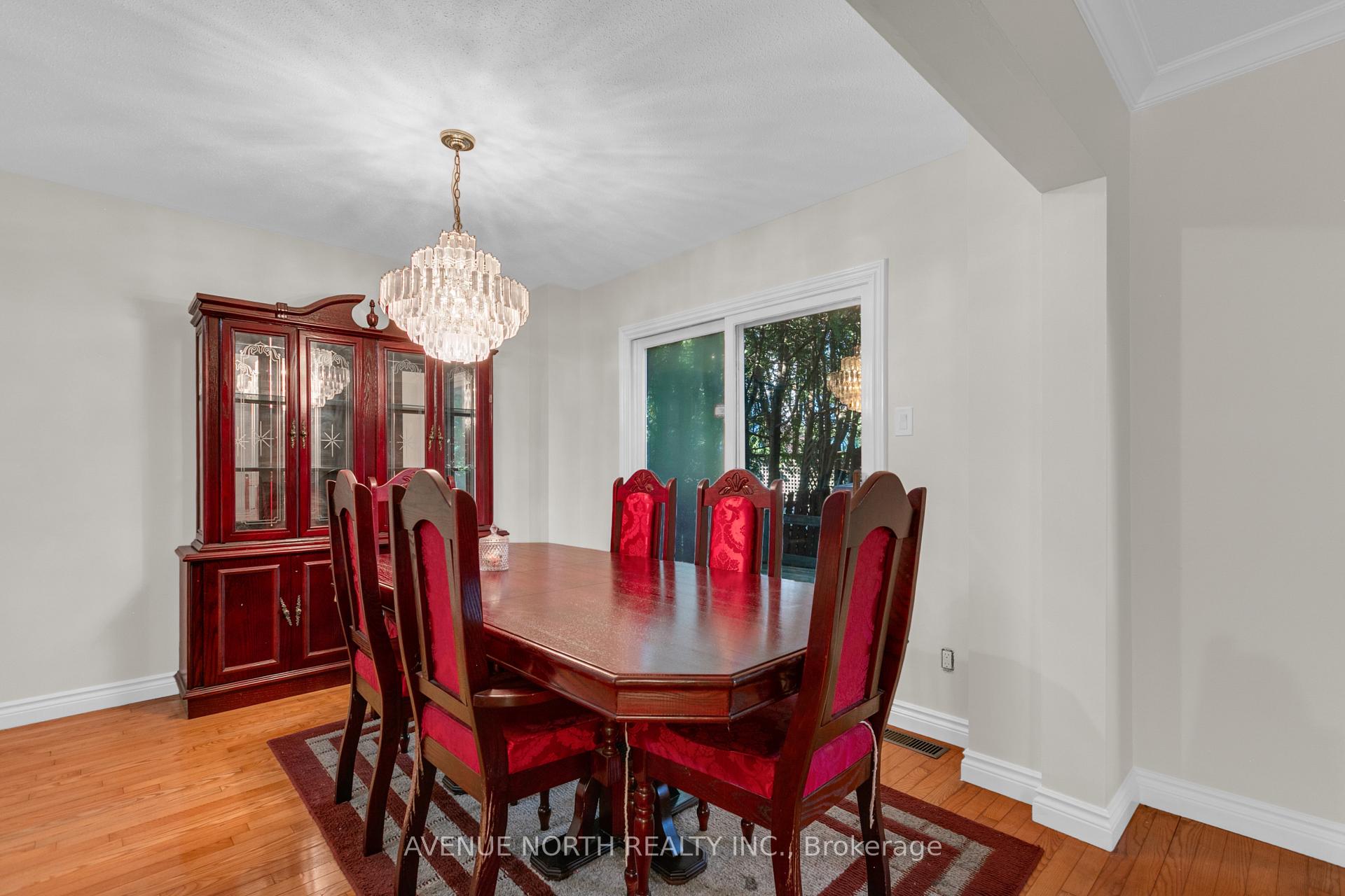 Photo 15 of 23 Bluegrass Drive, Ottawa, Kanata - Bridlewood — HOMEH