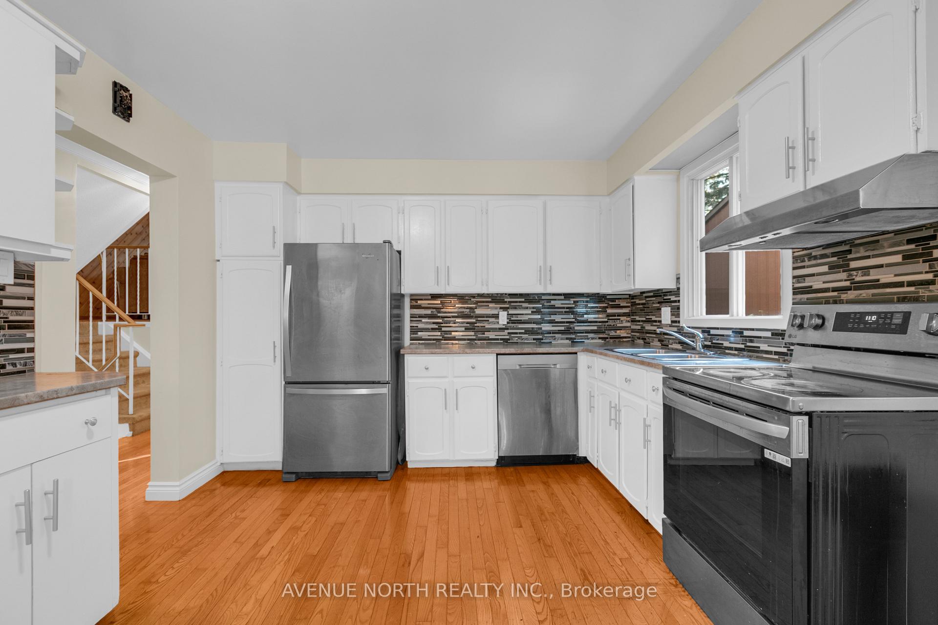 Photo 18 of 23 Bluegrass Drive, Ottawa, Kanata - Bridlewood — HOMEH