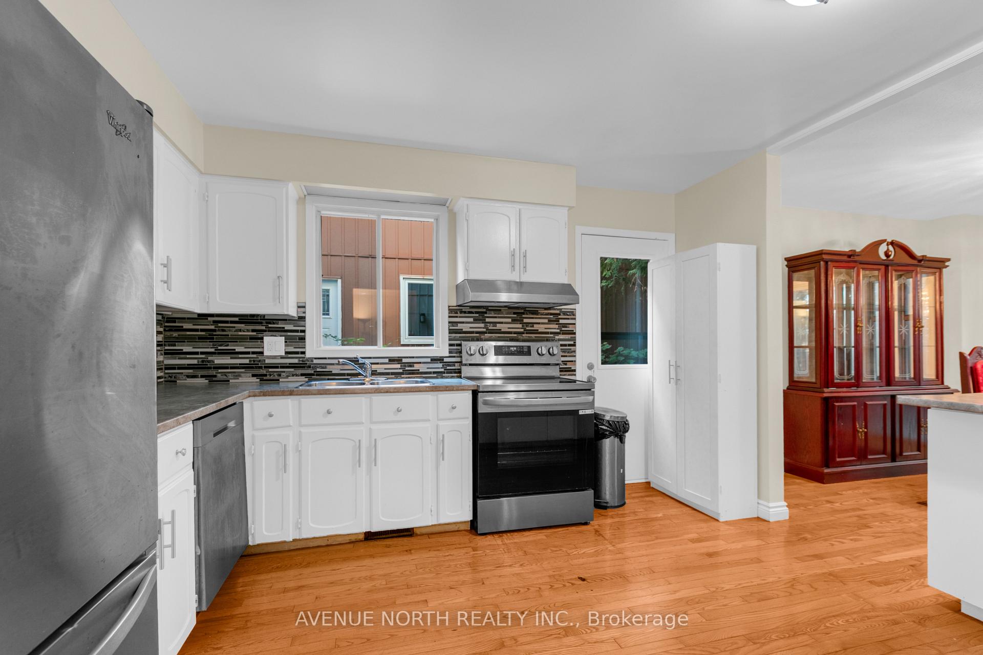 Photo 19 of 23 Bluegrass Drive, Ottawa, Kanata - Bridlewood — HOMEH