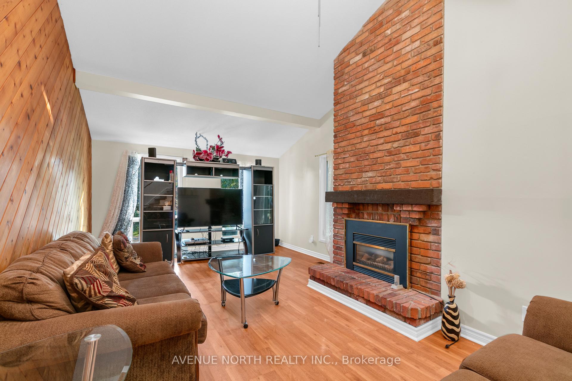 Photo 22 of 23 Bluegrass Drive, Ottawa, Kanata - Bridlewood — HOMEH