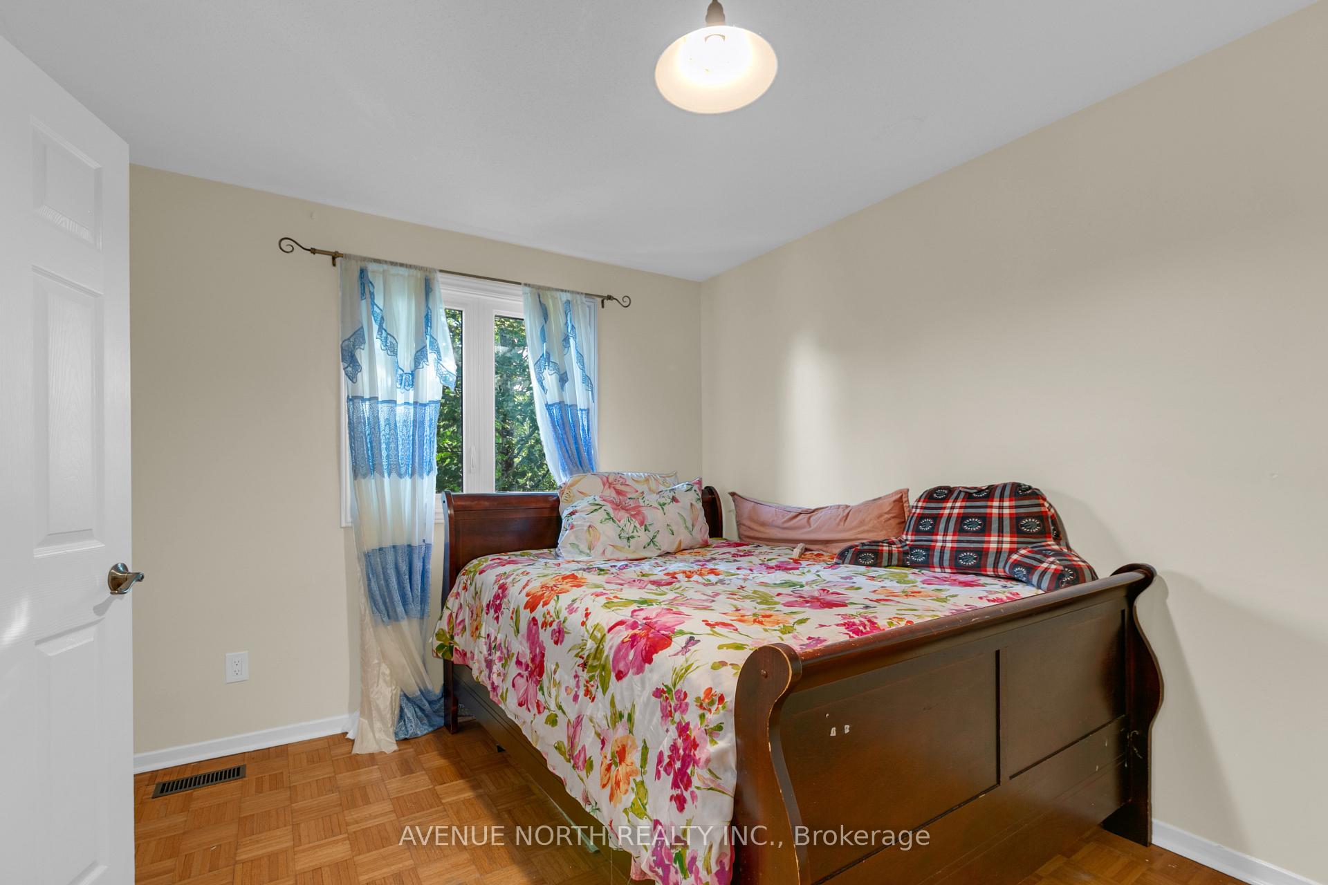 Photo 28 of 23 Bluegrass Drive, Ottawa, Kanata - Bridlewood — HOMEH