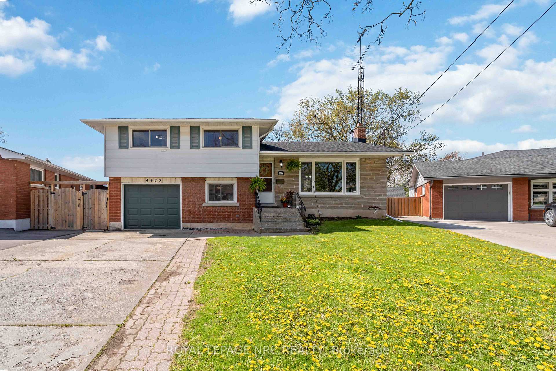 Photo 3 of 4485 Queensway Crescent, Niagara Falls, Morrison — HOMEH