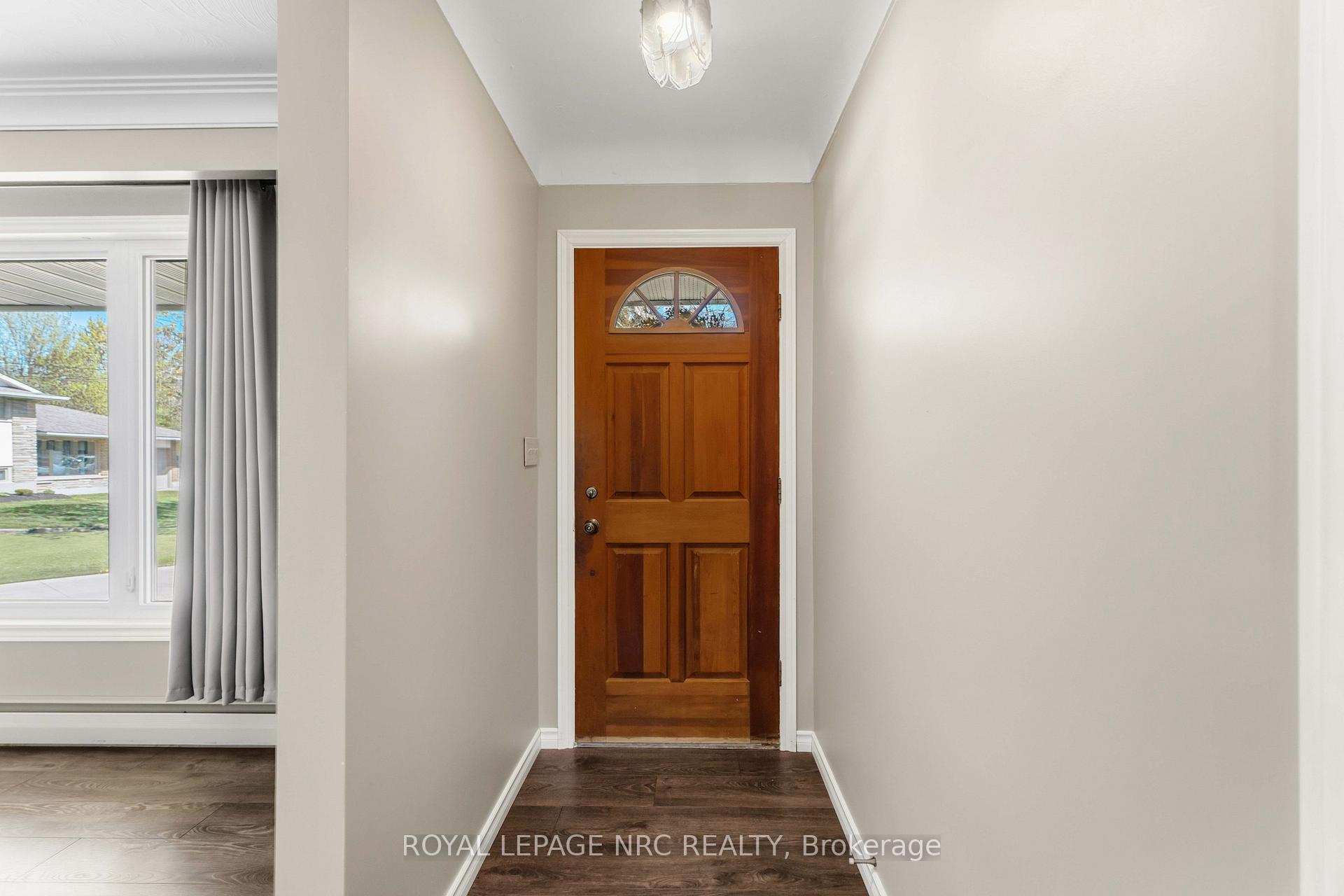Photo 5 of 4485 Queensway Crescent, Niagara Falls, Morrison — HOMEH