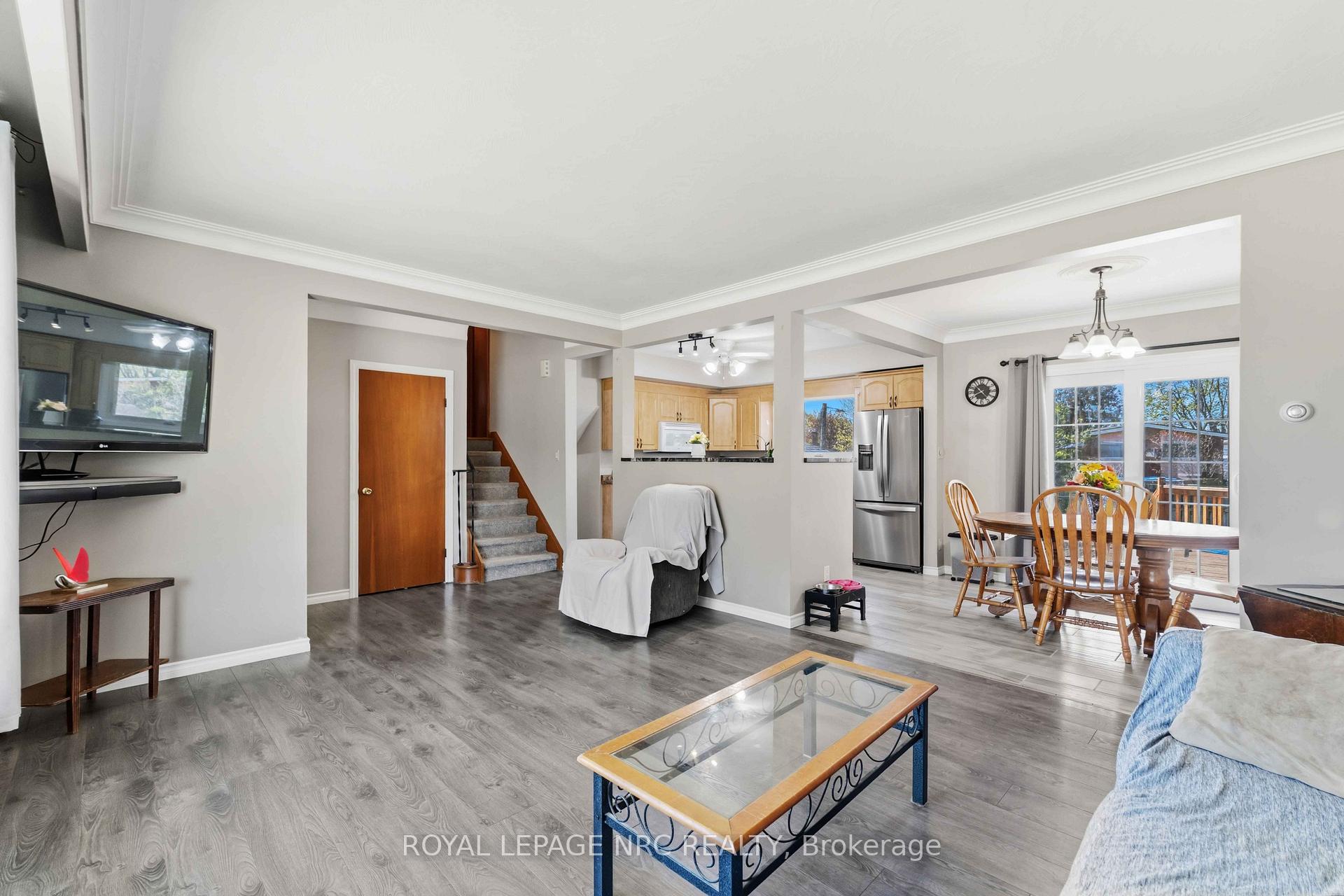 Photo 8 of 4485 Queensway Crescent, Niagara Falls, Morrison — HOMEH