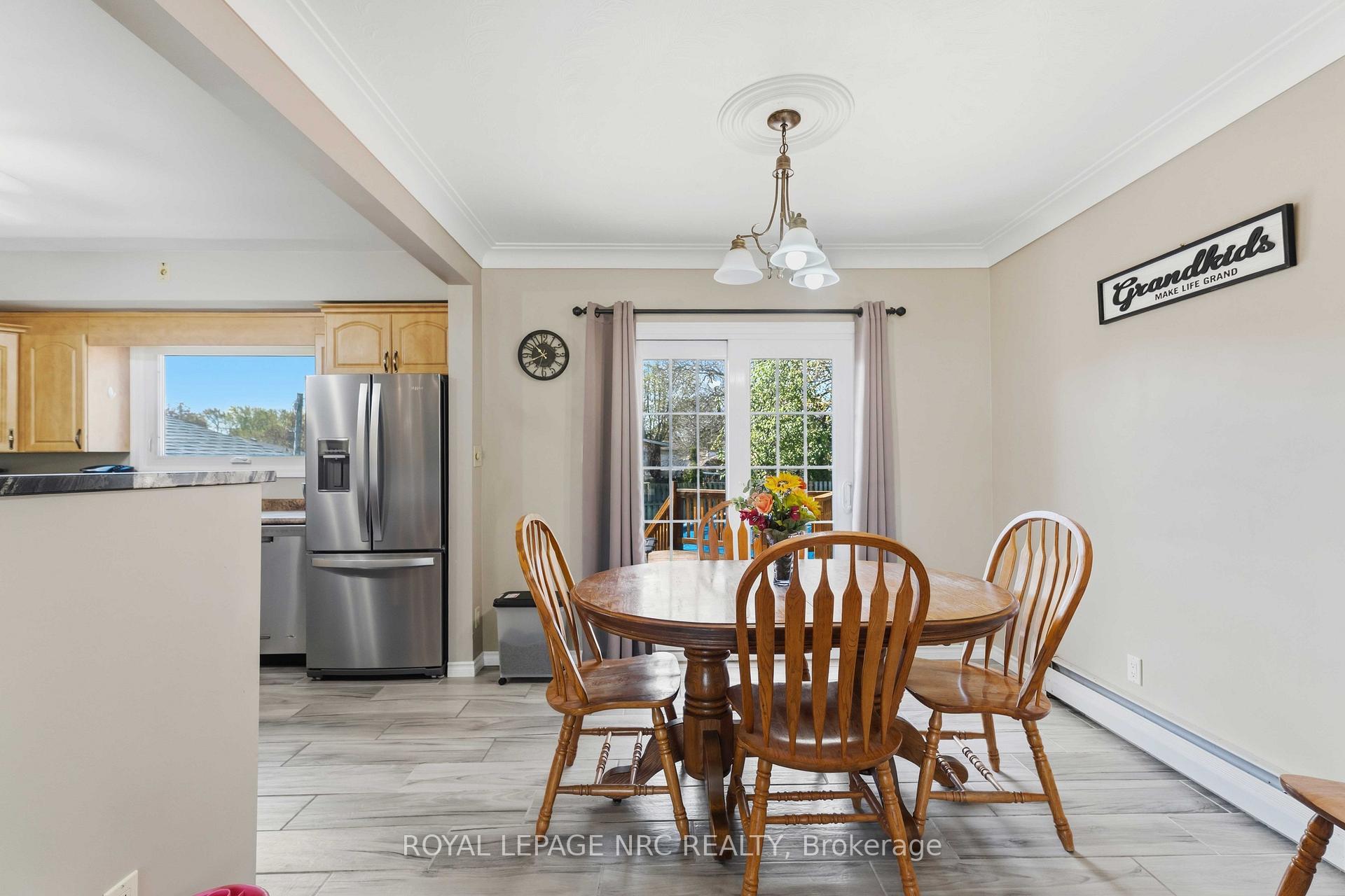 Photo 9 of 4485 Queensway Crescent, Niagara Falls, Morrison — HOMEH