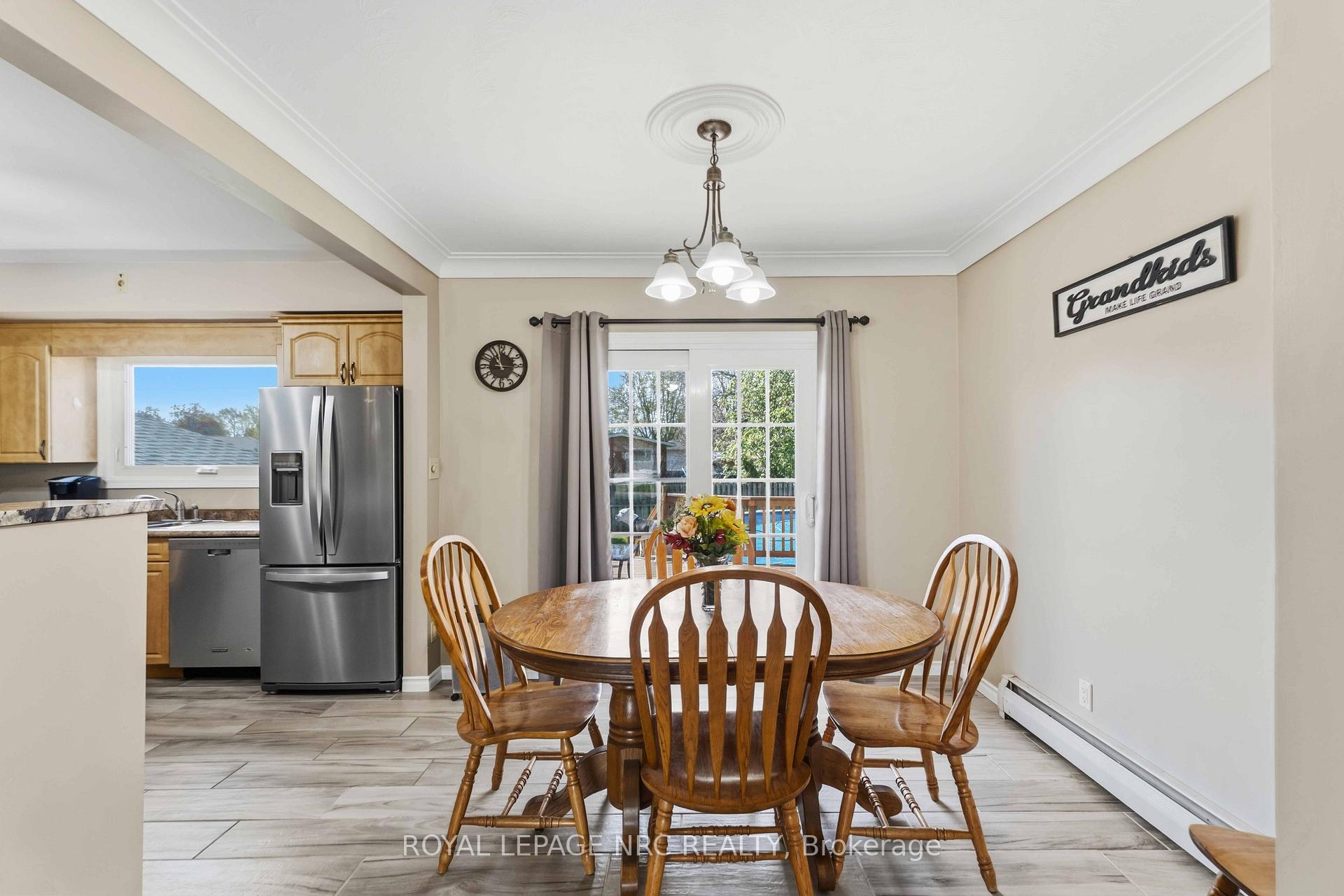 Photo 14 of 4485 Queensway Crescent, Niagara Falls, Morrison — HOMEH