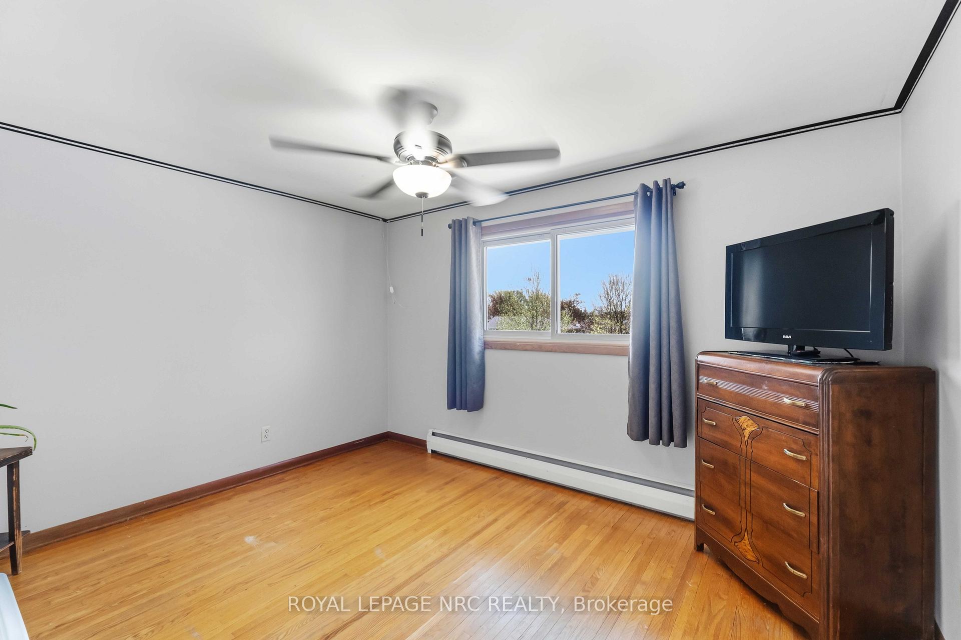 Photo 16 of 4485 Queensway Crescent, Niagara Falls, Morrison — HOMEH
