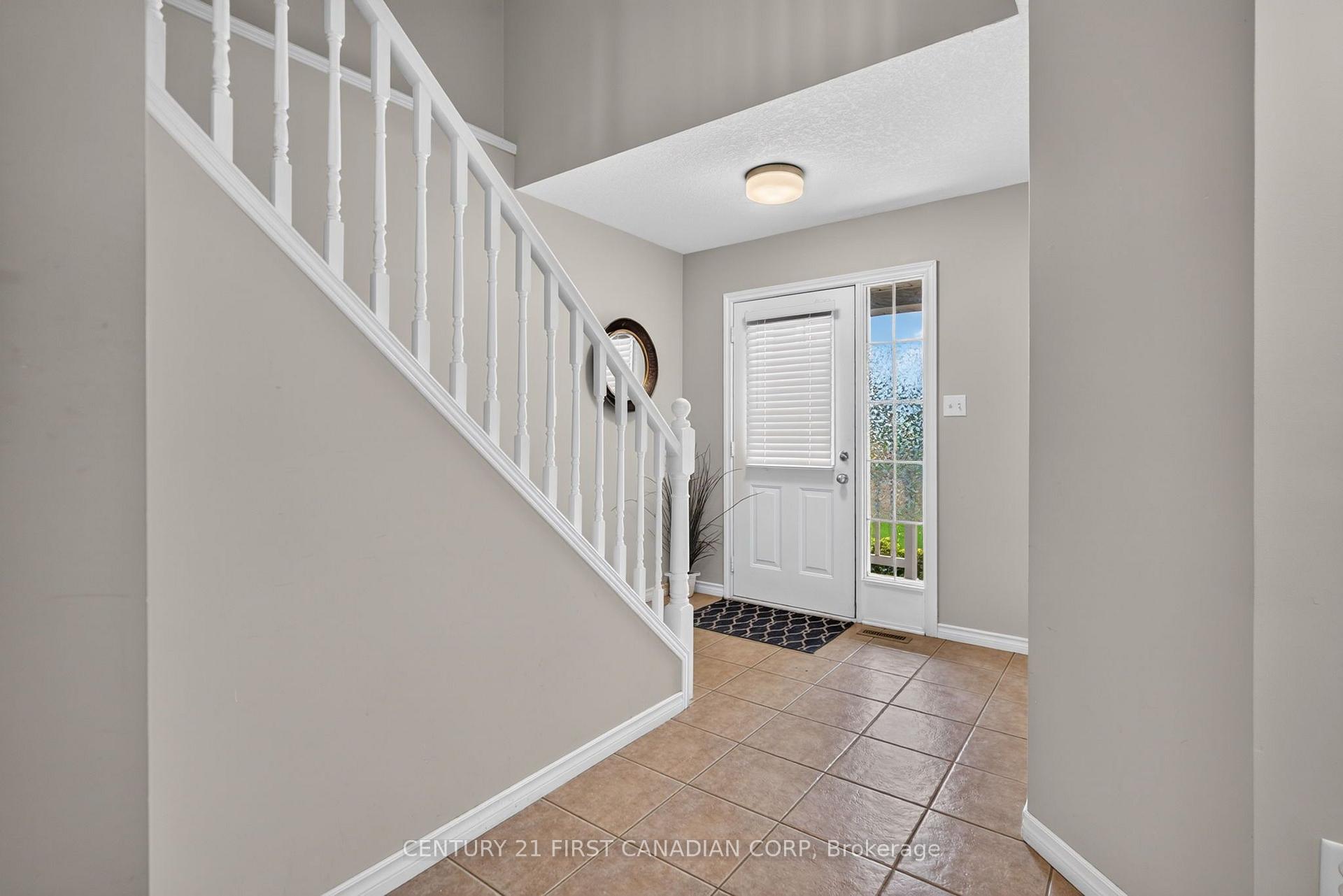 Photo 3 of 1318 Blackmaple Drive, London, East A — HOMEH