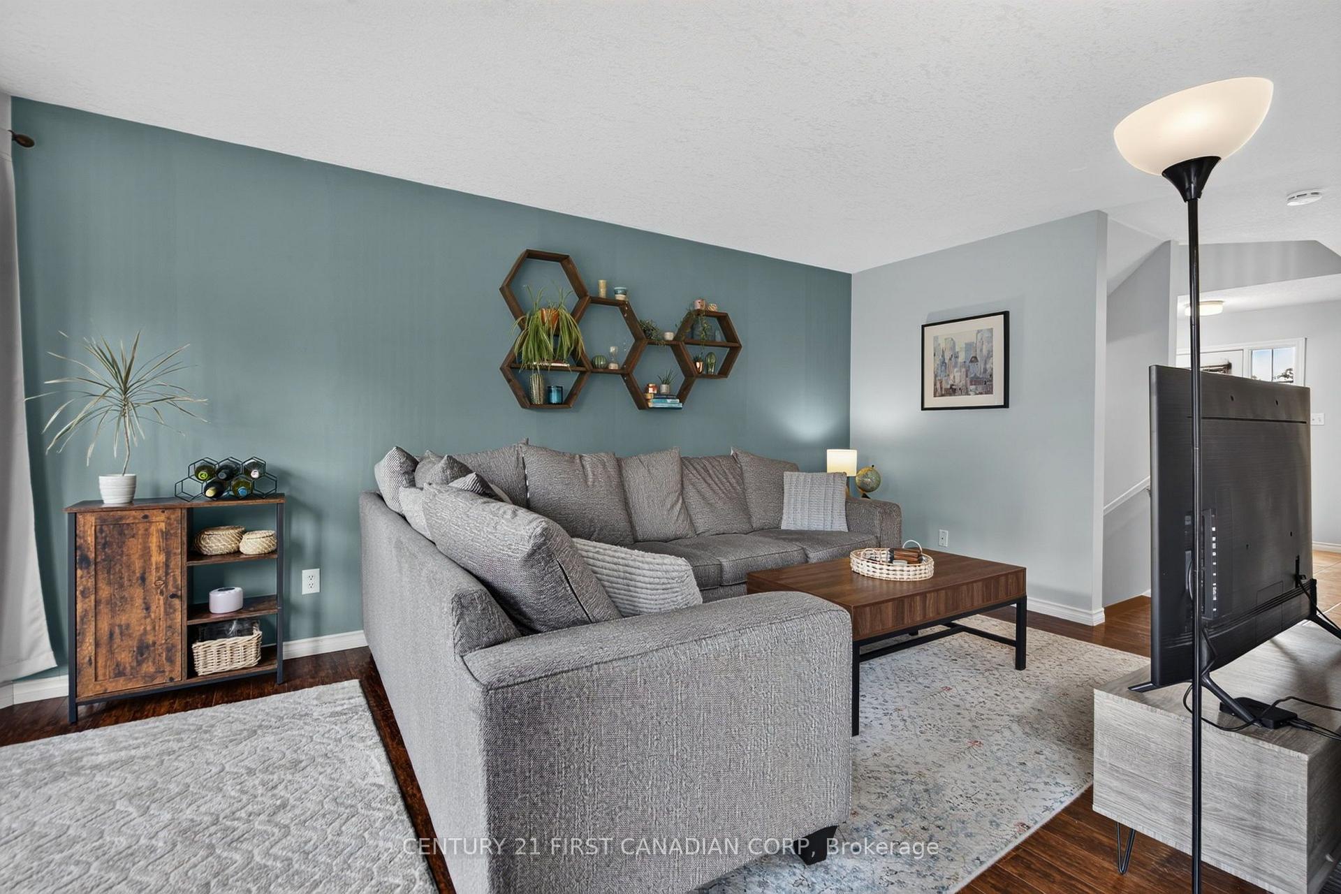 Photo 6 of 1318 Blackmaple Drive, London, East A — HOMEH