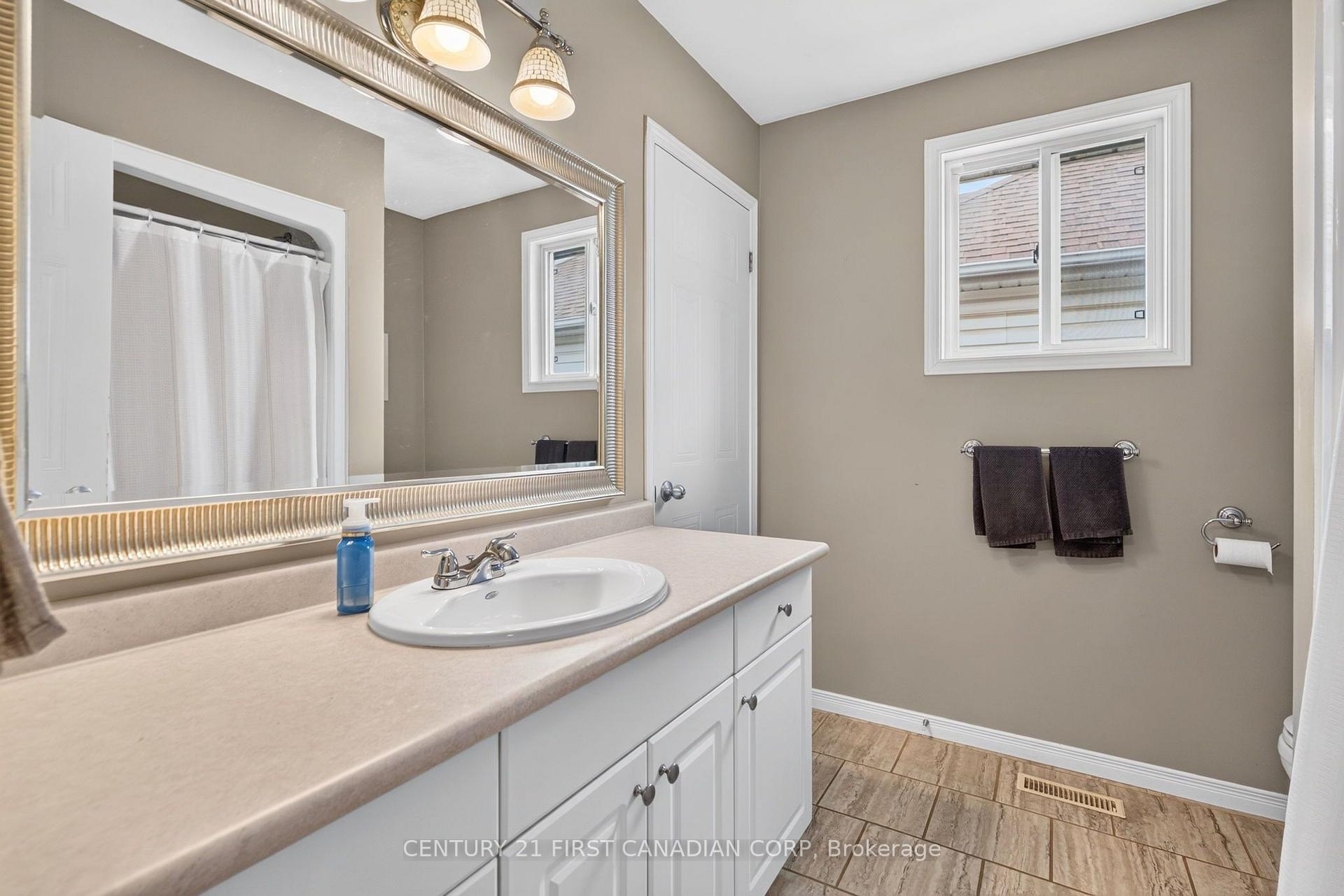 Photo 20 of 1318 Blackmaple Drive, London, East A — HOMEH