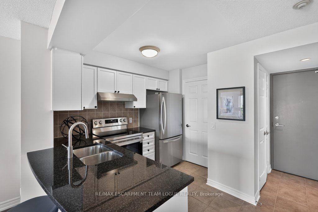 Photo 5 of Unit 604, 2325 Central Park Drive, Oakville, River Oaks — HOMEH