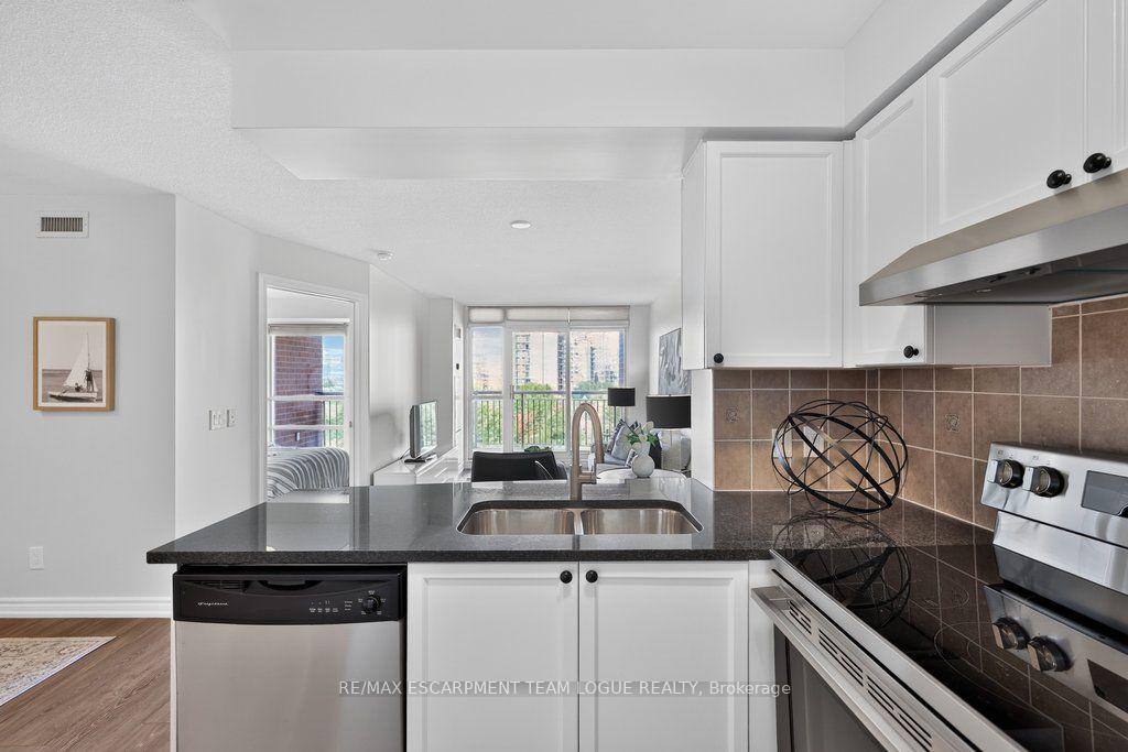 Photo 7 of Unit 604, 2325 Central Park Drive, Oakville, River Oaks — HOMEH