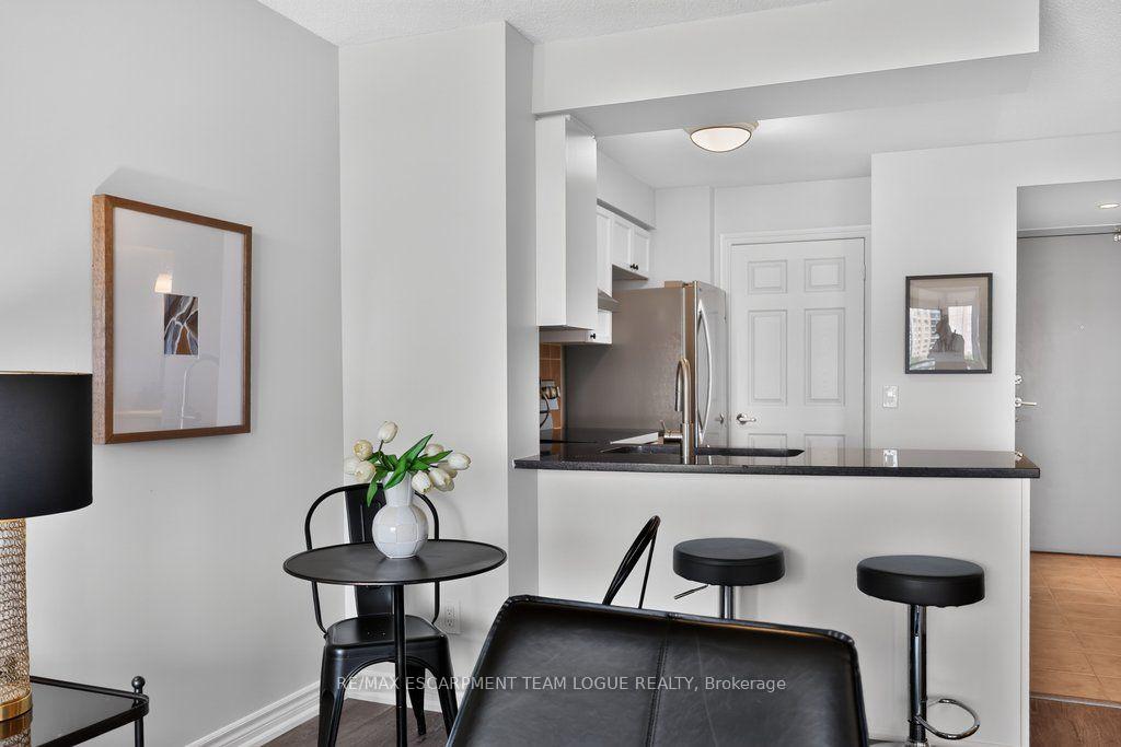 Photo 9 of Unit 604, 2325 Central Park Drive, Oakville, River Oaks — HOMEH