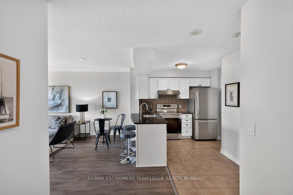 Photo 10 of Unit 604, 2325 Central Park Drive, Oakville, River Oaks — HOMEH