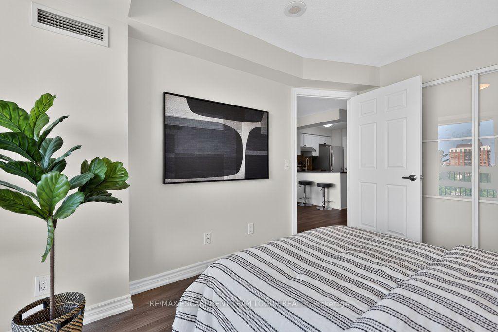 Photo 18 of Unit 604, 2325 Central Park Drive, Oakville, River Oaks — HOMEH