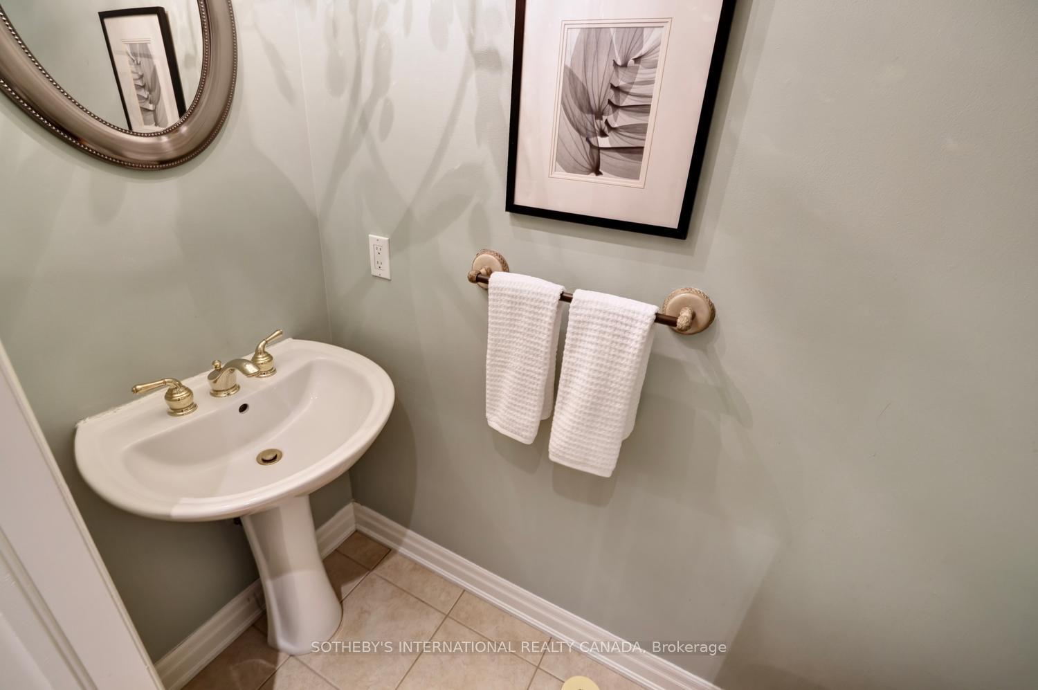 Photo 16 of 112 Waterside Drive, Mississauga, Port Credit — HOMEH