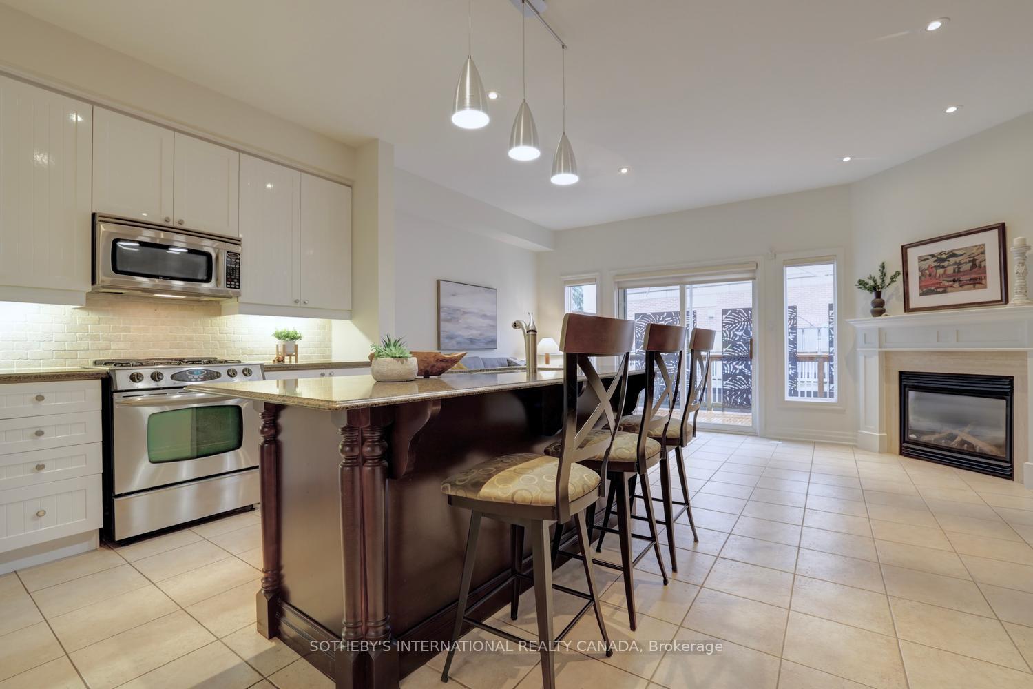 Photo 19 of 112 Waterside Drive, Mississauga, Port Credit — HOMEH
