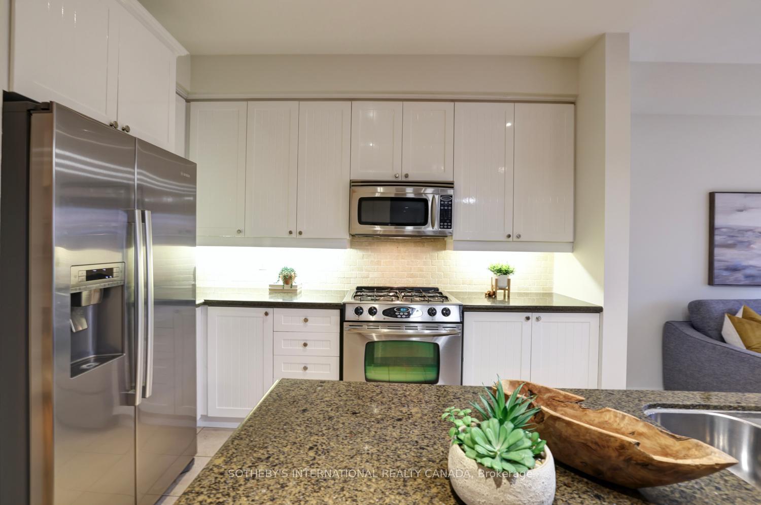 Photo 30 of 112 Waterside Drive, Mississauga, Port Credit — HOMEH