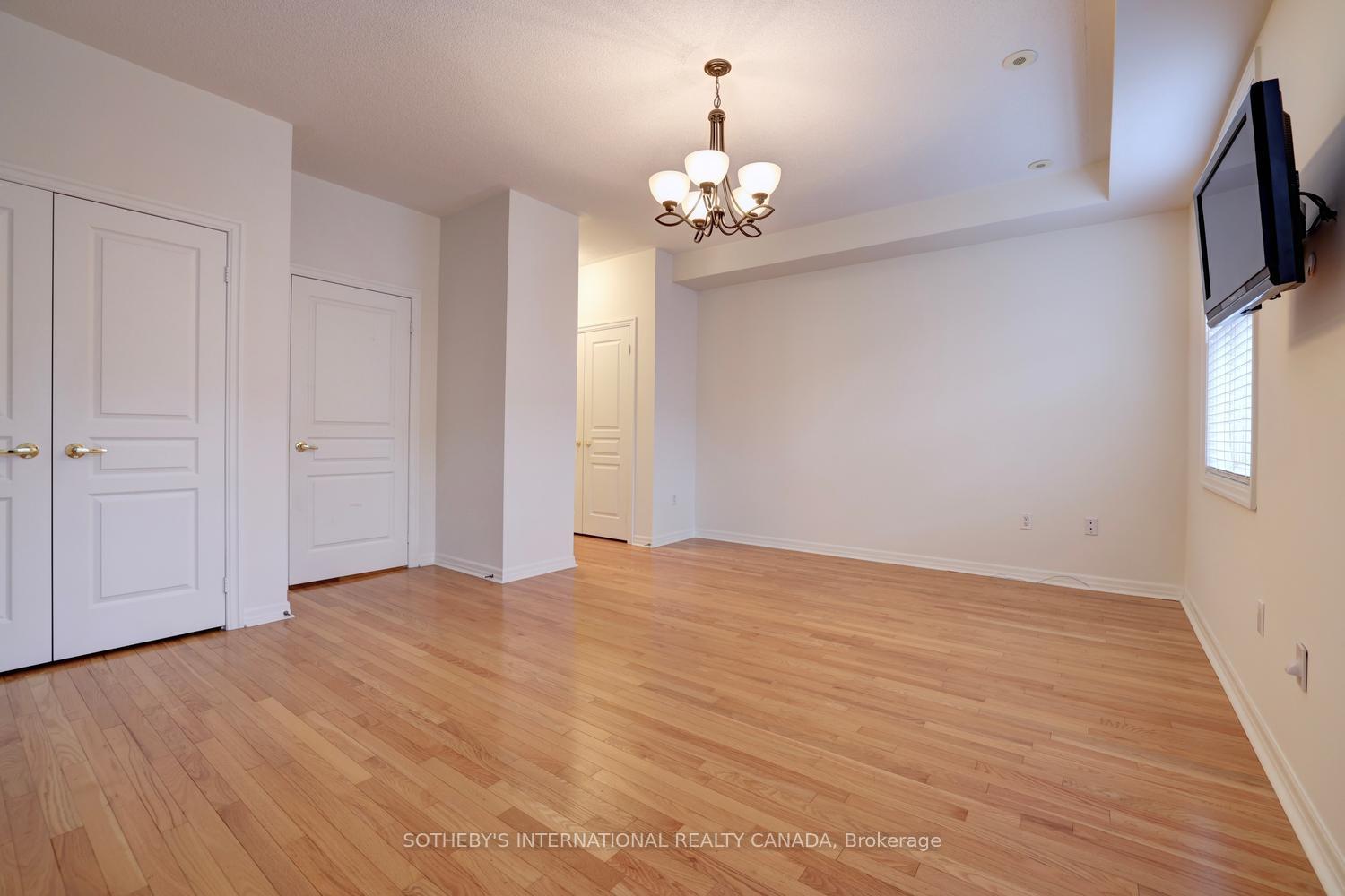 Photo 34 of 112 Waterside Drive, Mississauga, Port Credit — HOMEH