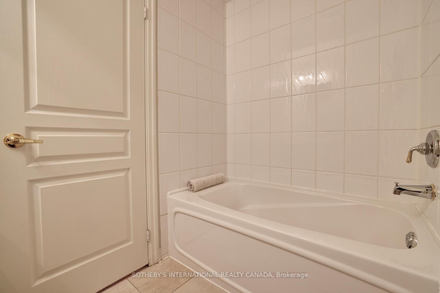 Photo 36 of 112 Waterside Drive, Mississauga, Port Credit — HOMEH