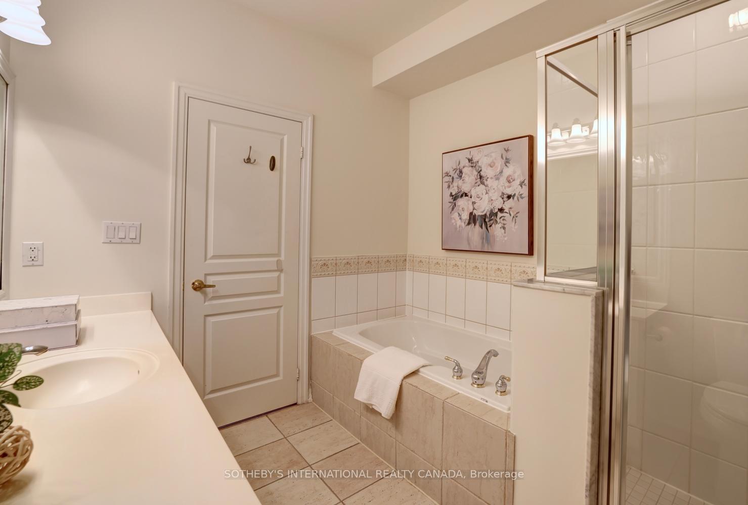 Photo 40 of 112 Waterside Drive, Mississauga, Port Credit — HOMEH