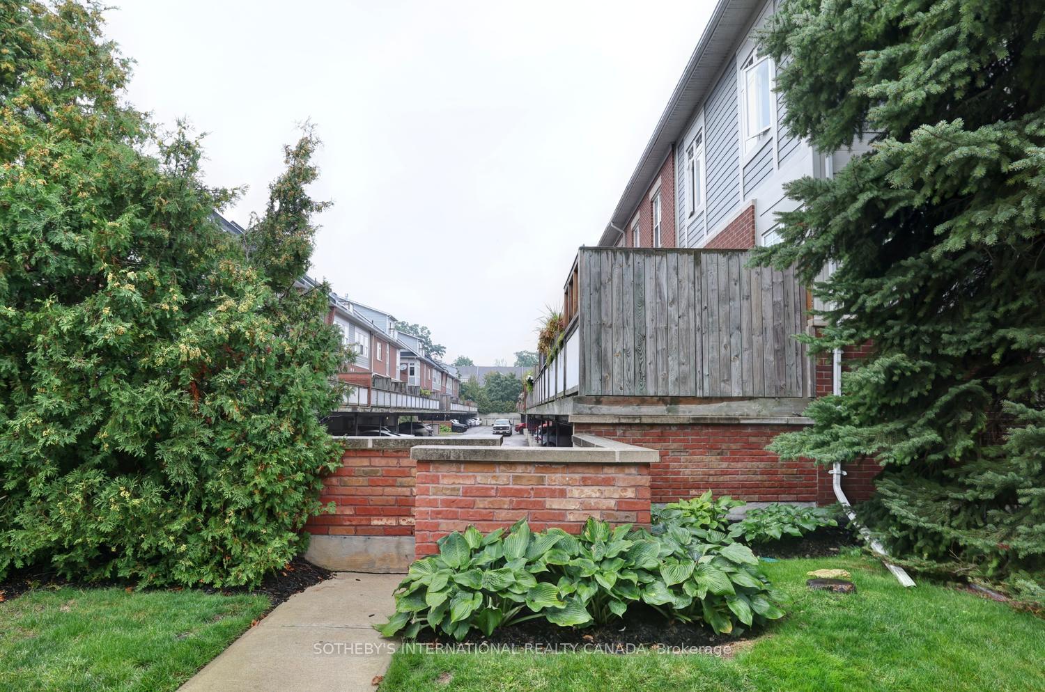 Photo 48 of 112 Waterside Drive, Mississauga, Port Credit — HOMEH