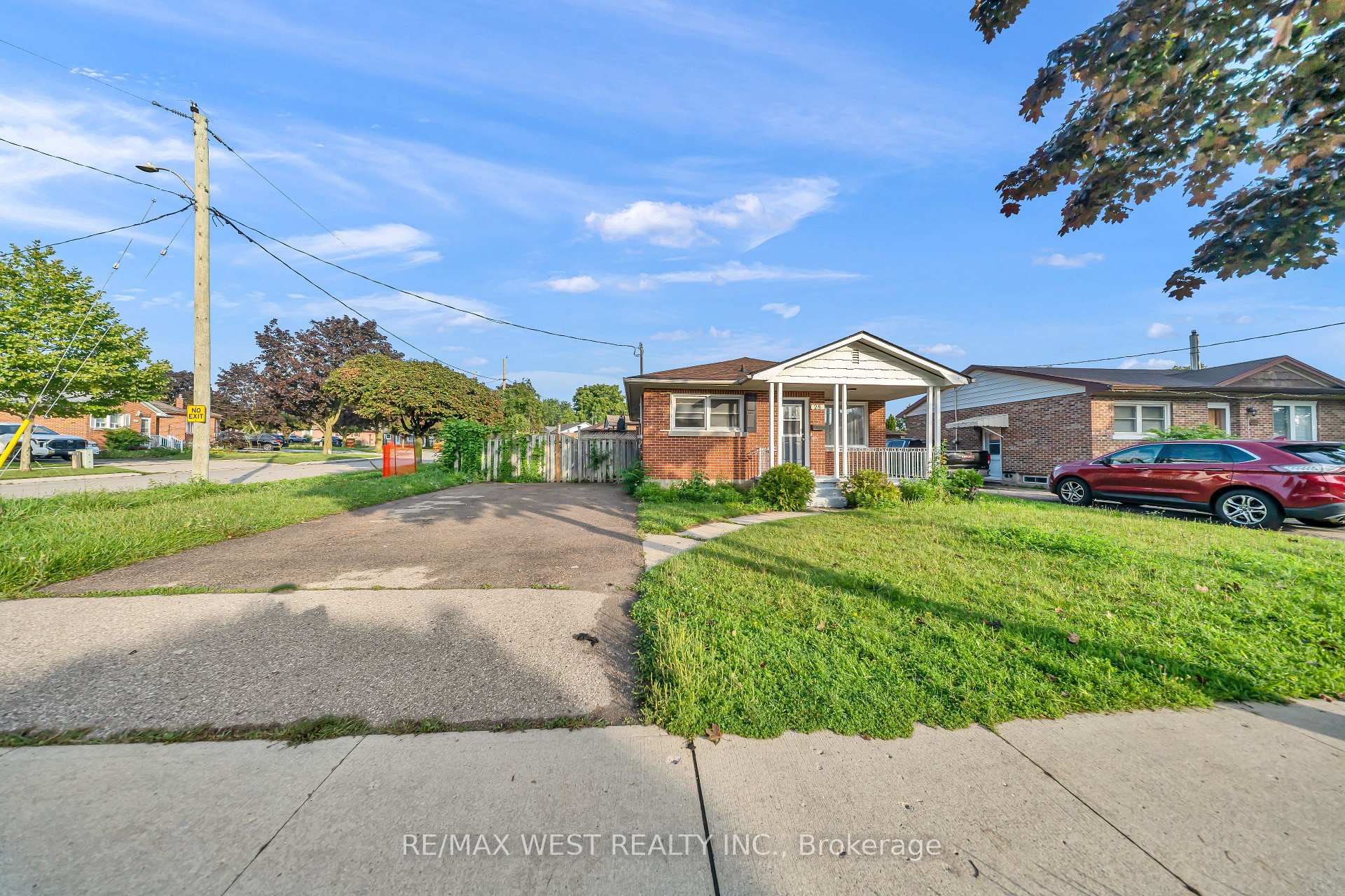 Photo 2 of 28 Donley Street, Kitchener, Southdale — HOMEH