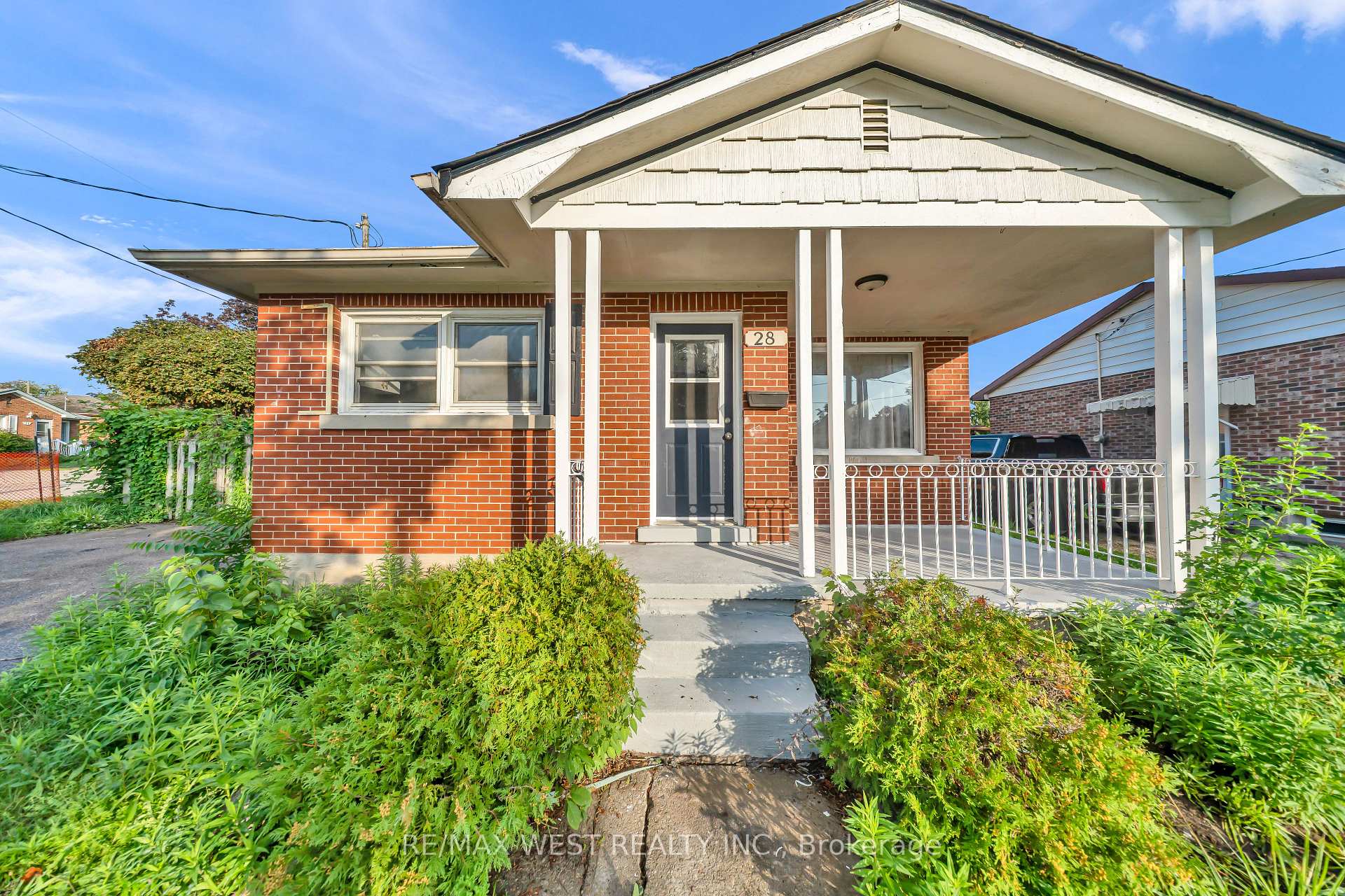 Photo 3 of 28 Donley Street, Kitchener, Southdale — HOMEH