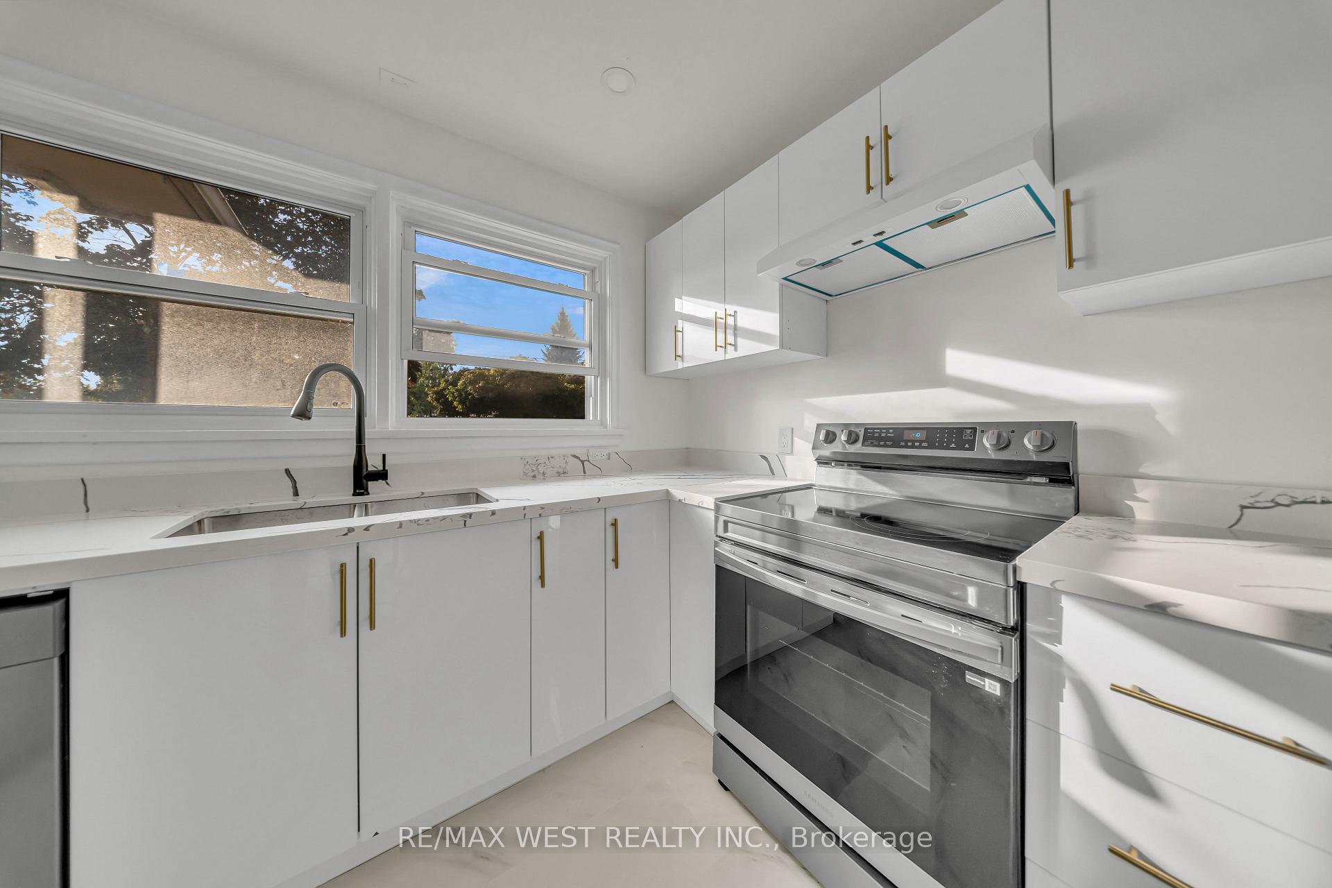 Photo 10 of 28 Donley Street, Kitchener, Southdale — HOMEH