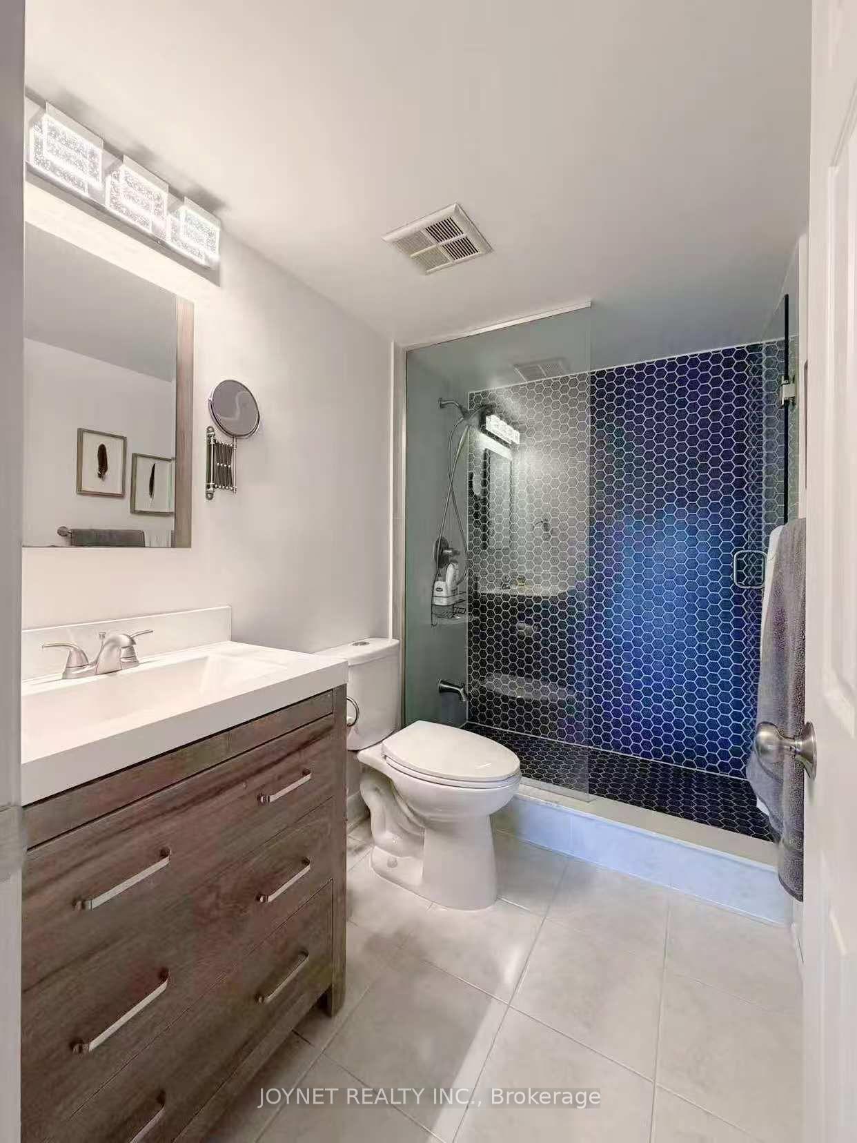 Photo 6 of Unit 721, 309 Major Mackenzie Drive E, Richmond Hill, Harding — HOMEH