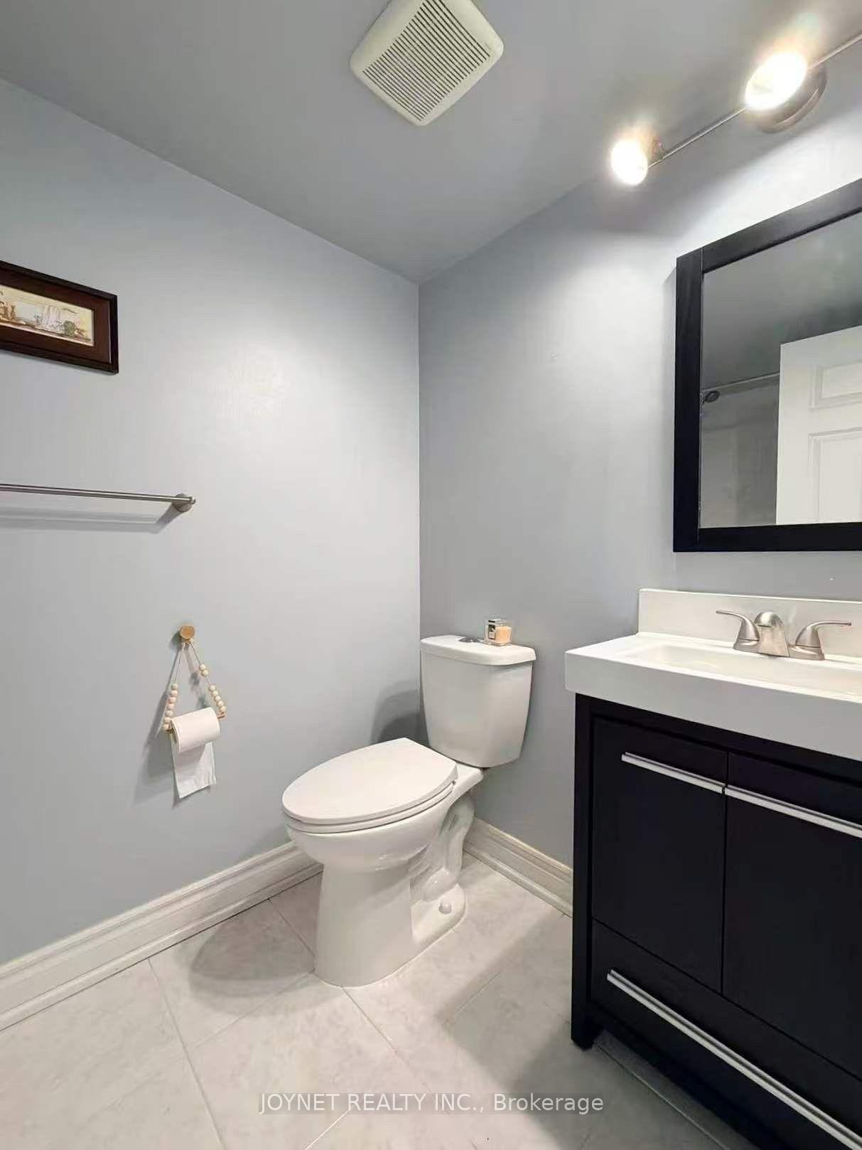 Photo 15 of Unit 721, 309 Major Mackenzie Drive E, Richmond Hill, Harding — HOMEH