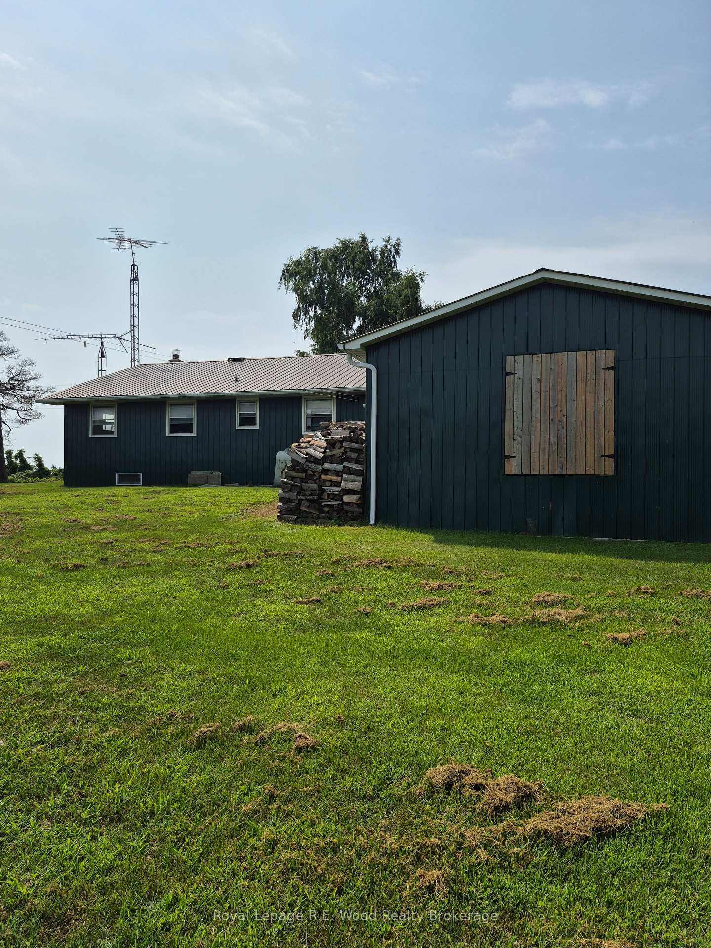 Photo 2 of 56268 Lakeshore Line, Bayham, Rural Bayham — HOMEH