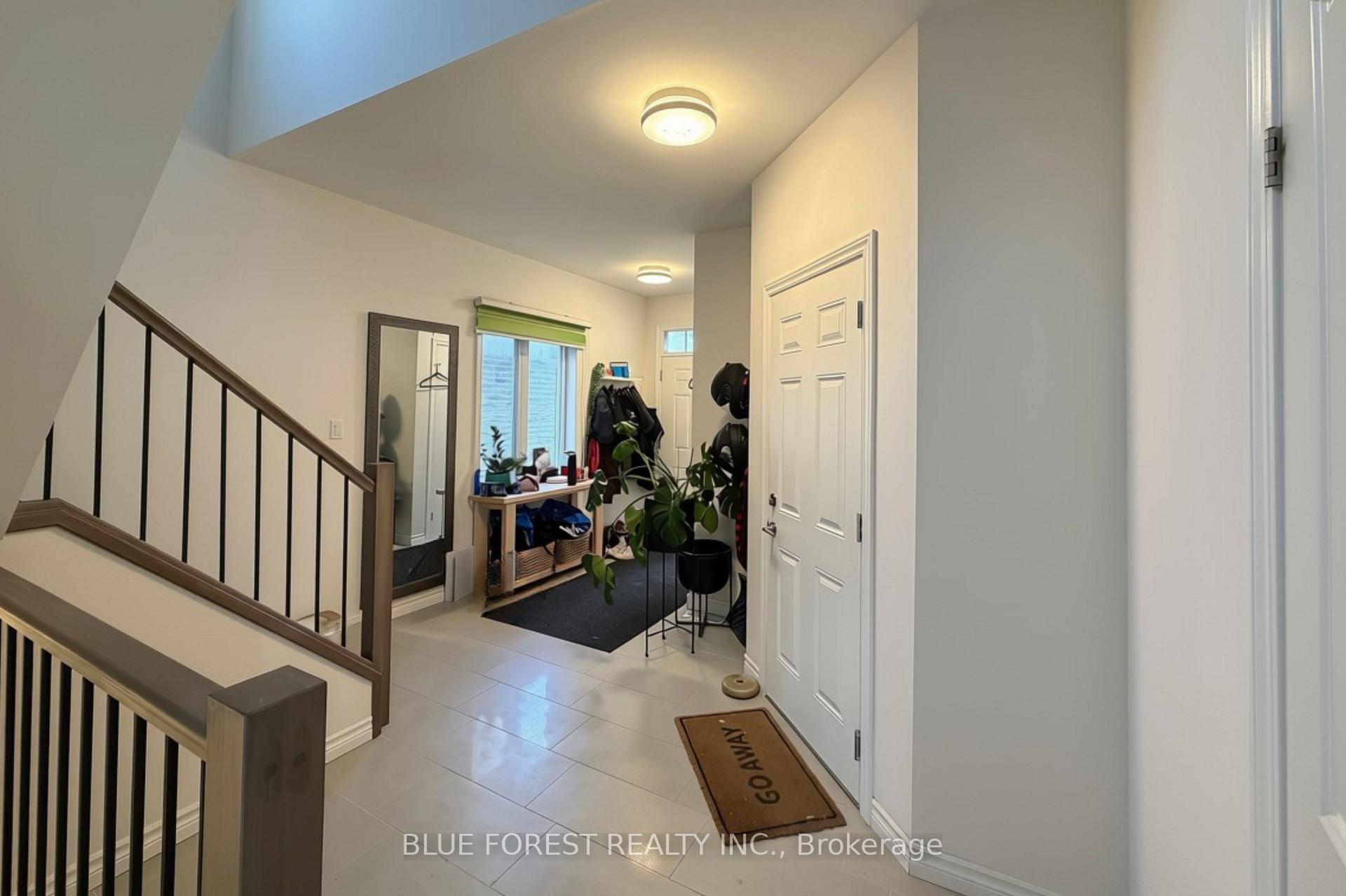 Photo 4 of 3584 Singleton Avenue, London, South W — HOMEH