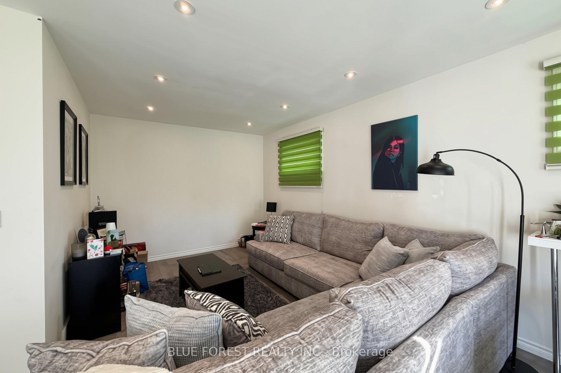 Photo 9 of 3584 Singleton Avenue, London, South W — HOMEH