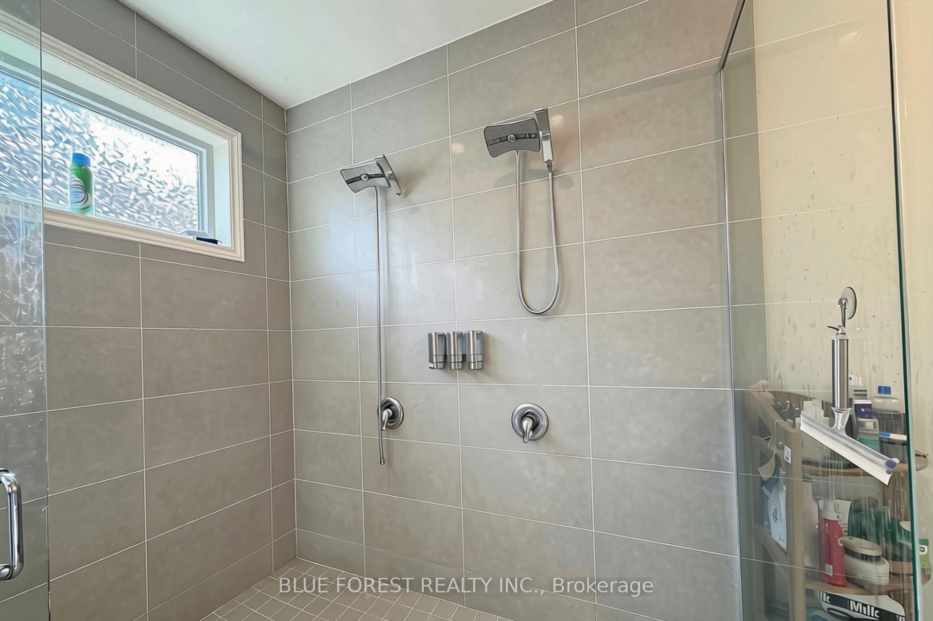 Photo 14 of 3584 Singleton Avenue, London, South W — HOMEH