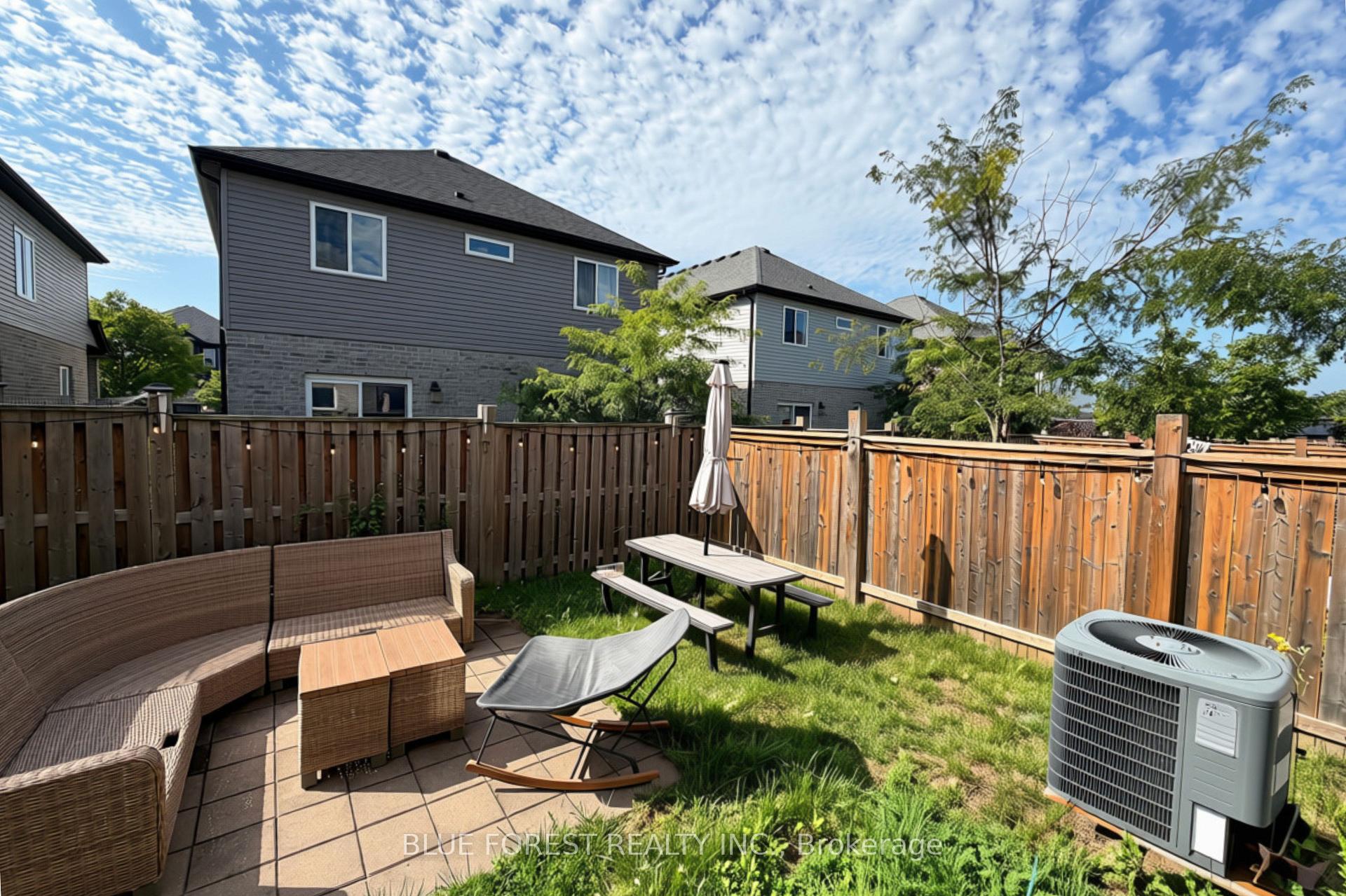 Photo 20 of 3584 Singleton Avenue, London, South W — HOMEH