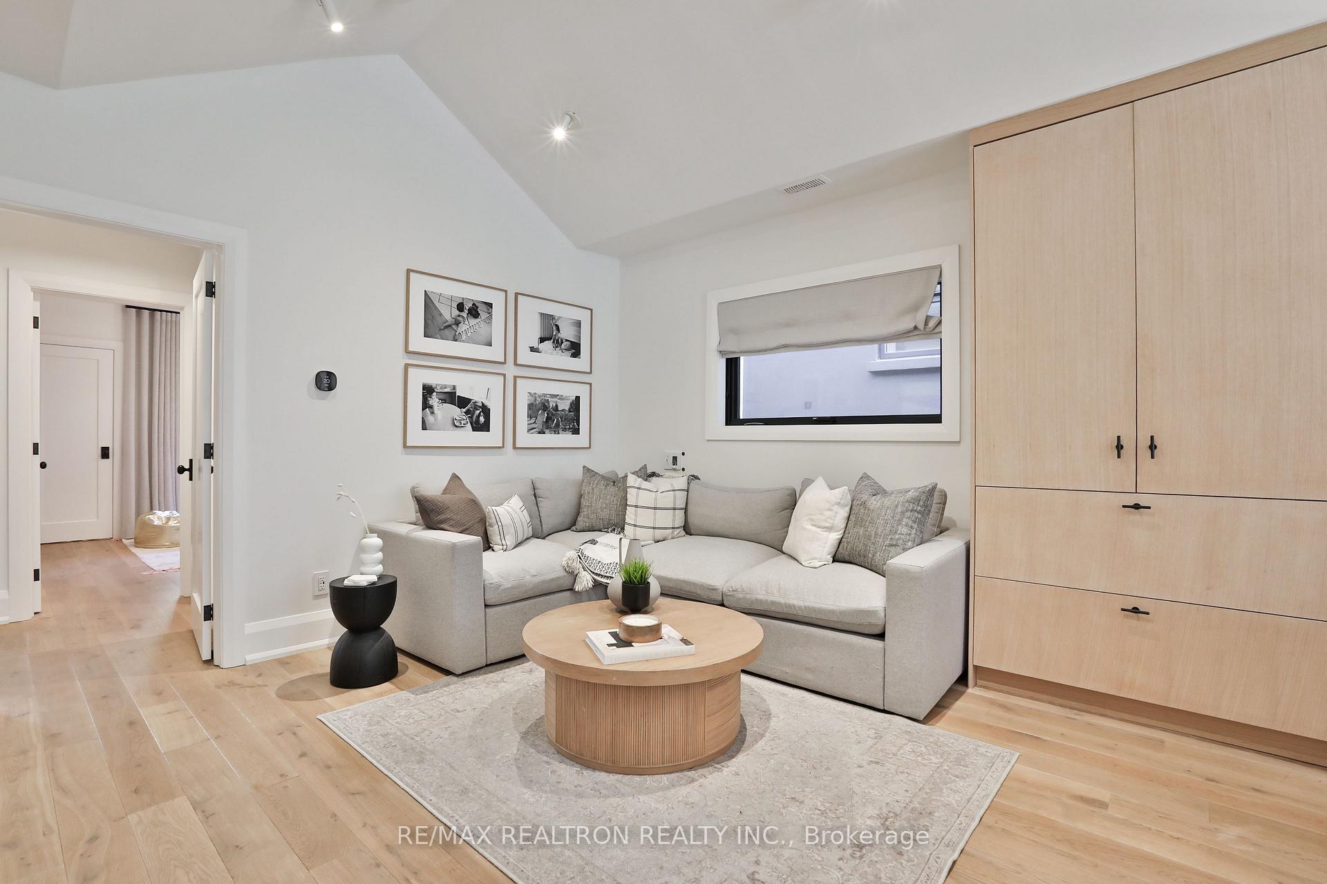 Photo 6 of 46 Gloucester Grove, Toronto, Humewood-Cedarvale — HOMEH