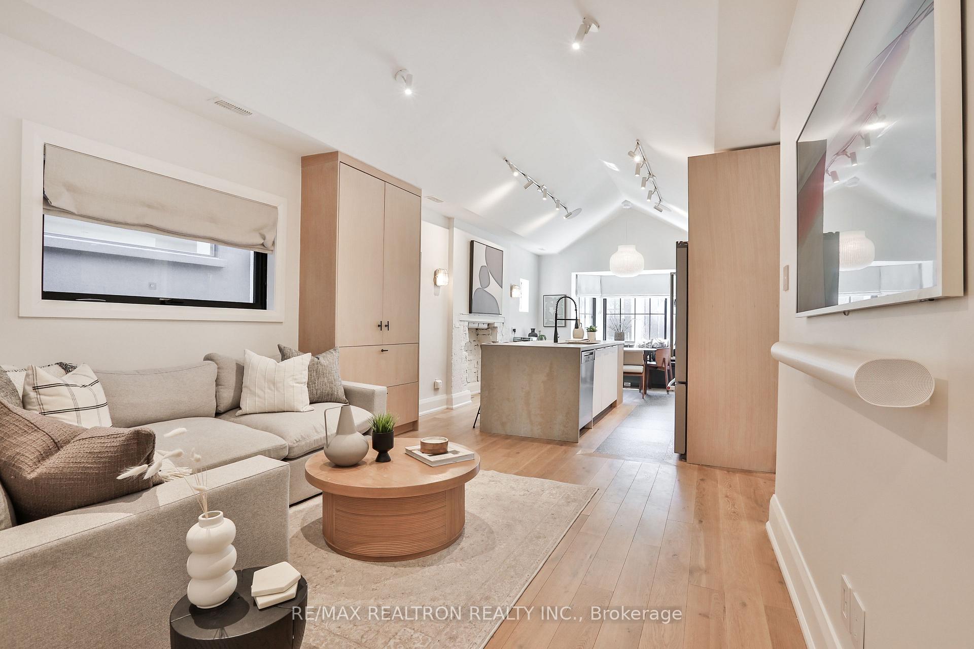 Photo 8 of 46 Gloucester Grove, Toronto, Humewood-Cedarvale — HOMEH