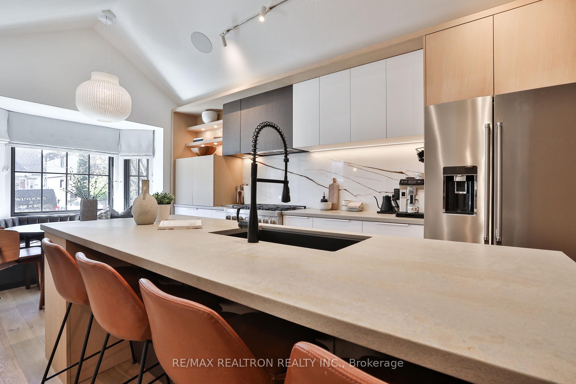 Photo 9 of 46 Gloucester Grove, Toronto, Humewood-Cedarvale — HOMEH