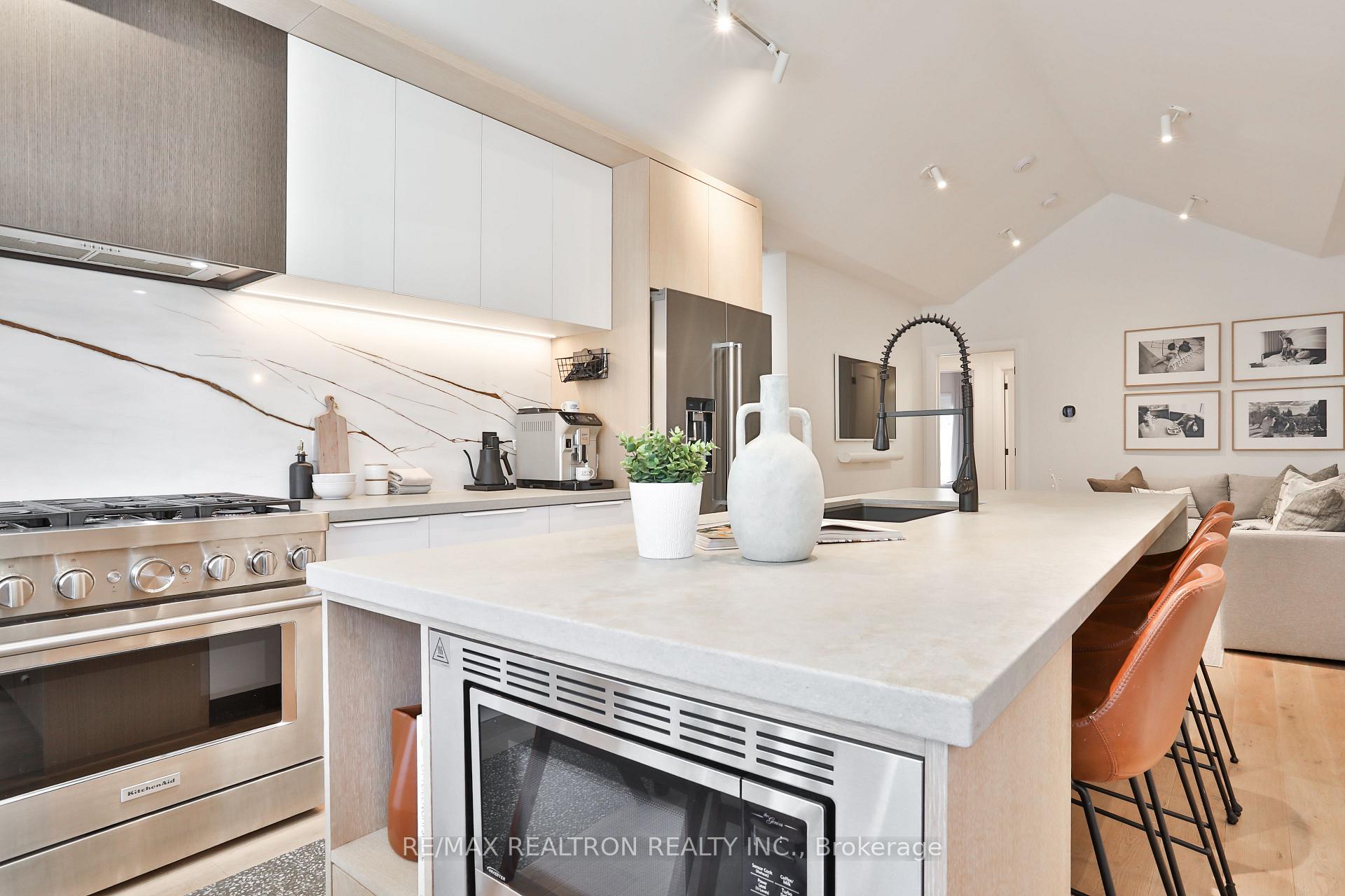 Photo 13 of 46 Gloucester Grove, Toronto, Humewood-Cedarvale — HOMEH