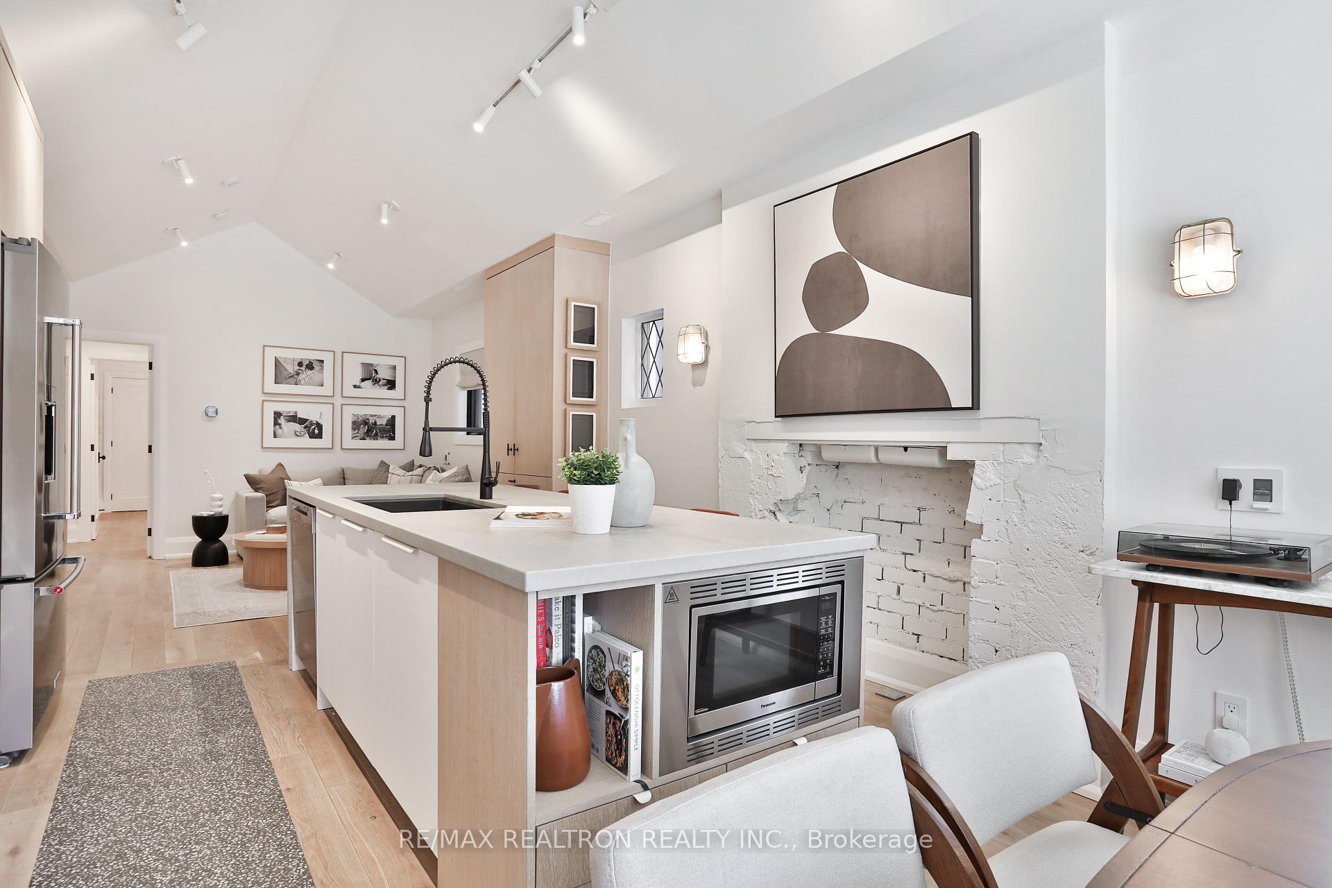 Photo 14 of 46 Gloucester Grove, Toronto, Humewood-Cedarvale — HOMEH