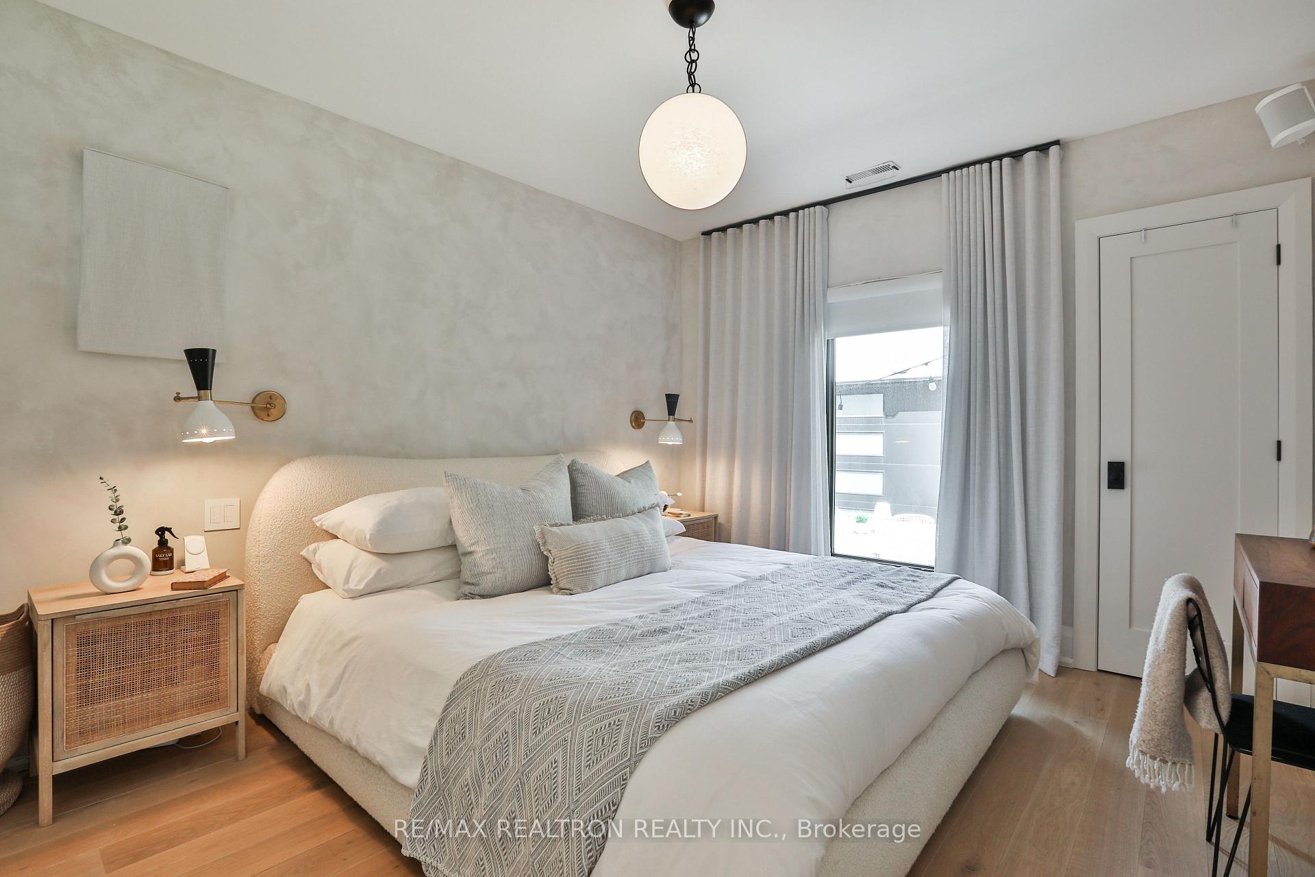 Photo 16 of 46 Gloucester Grove, Toronto, Humewood-Cedarvale — HOMEH