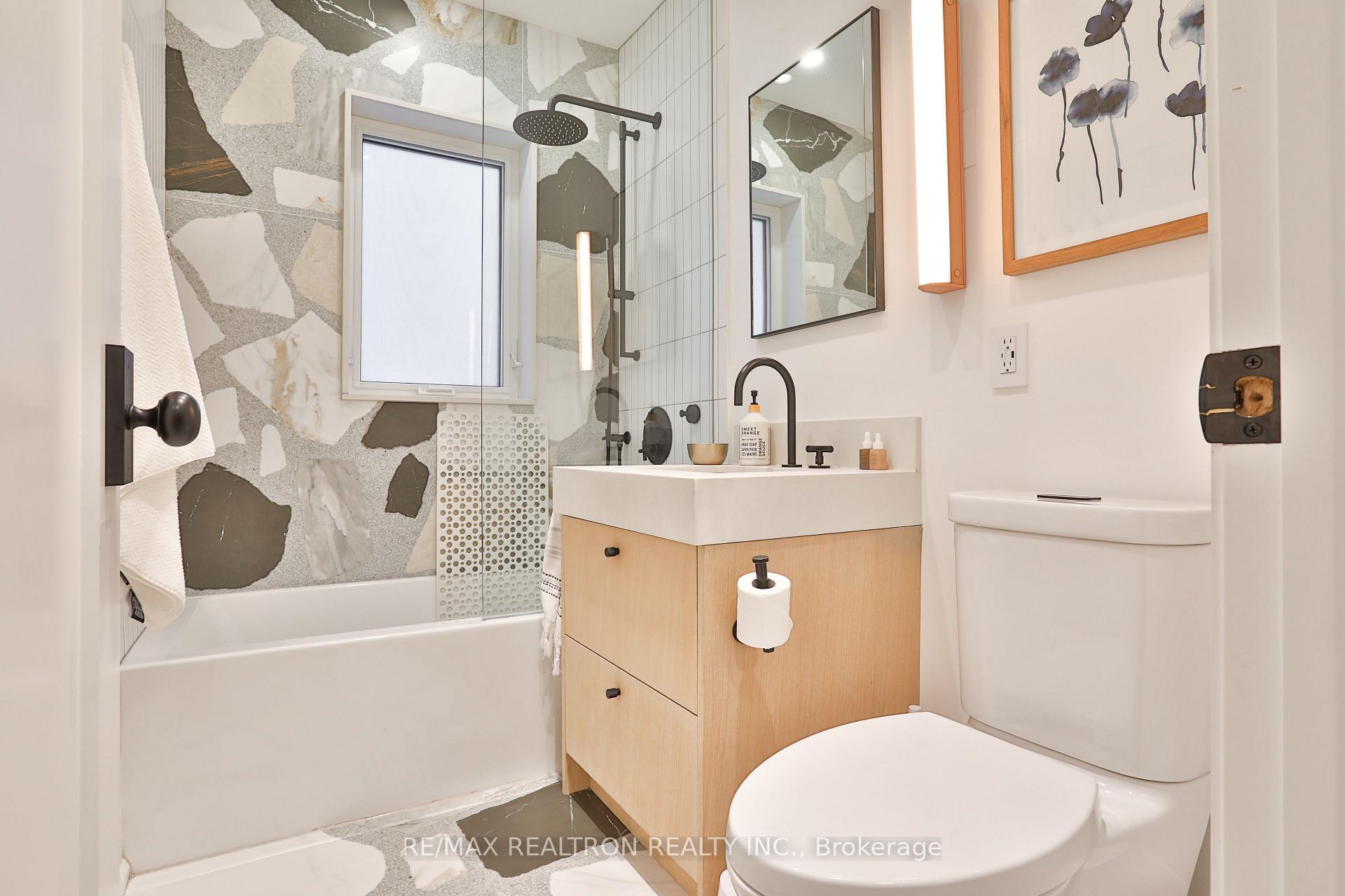 Photo 20 of 46 Gloucester Grove, Toronto, Humewood-Cedarvale — HOMEH