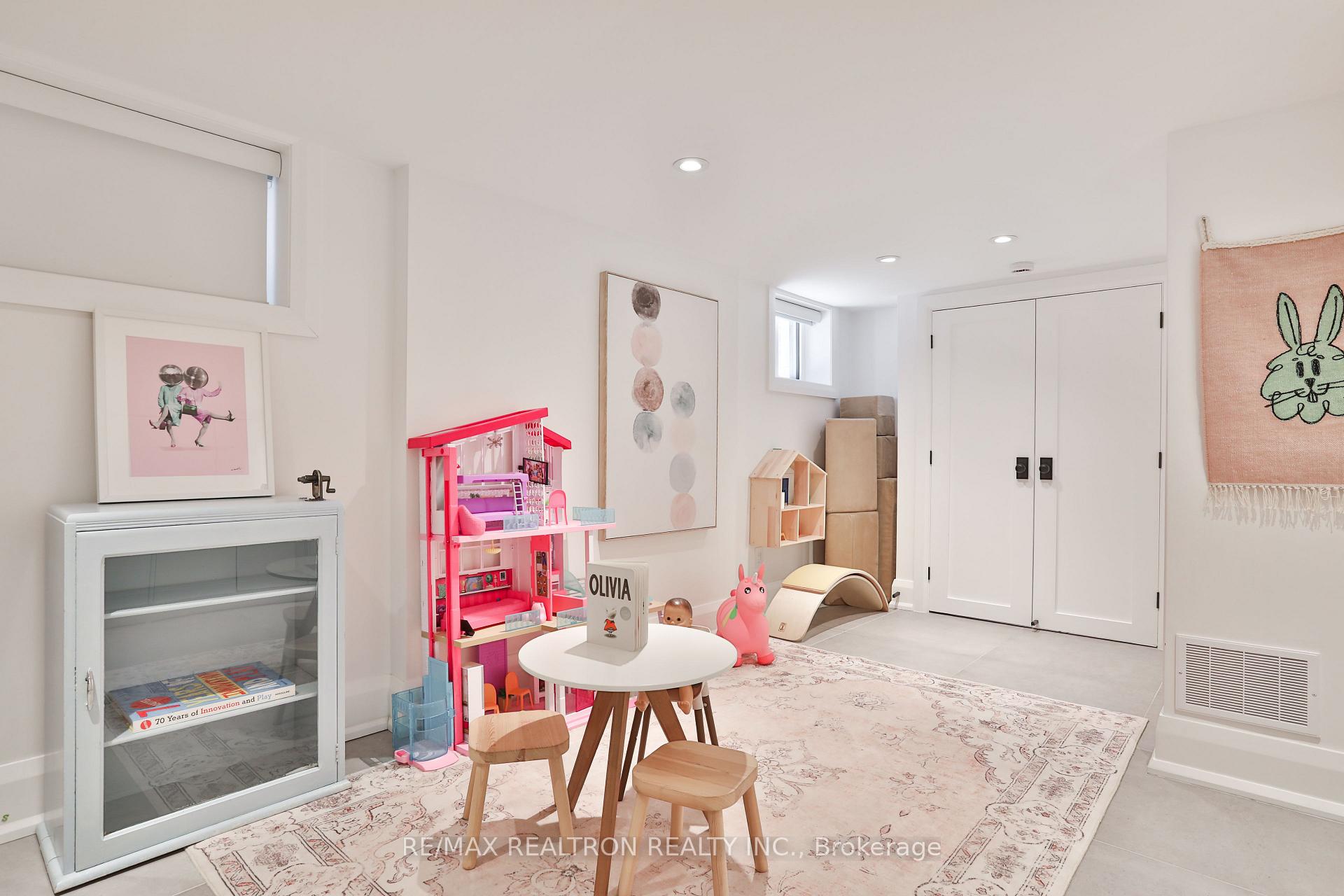 Photo 29 of 46 Gloucester Grove, Toronto, Humewood-Cedarvale — HOMEH