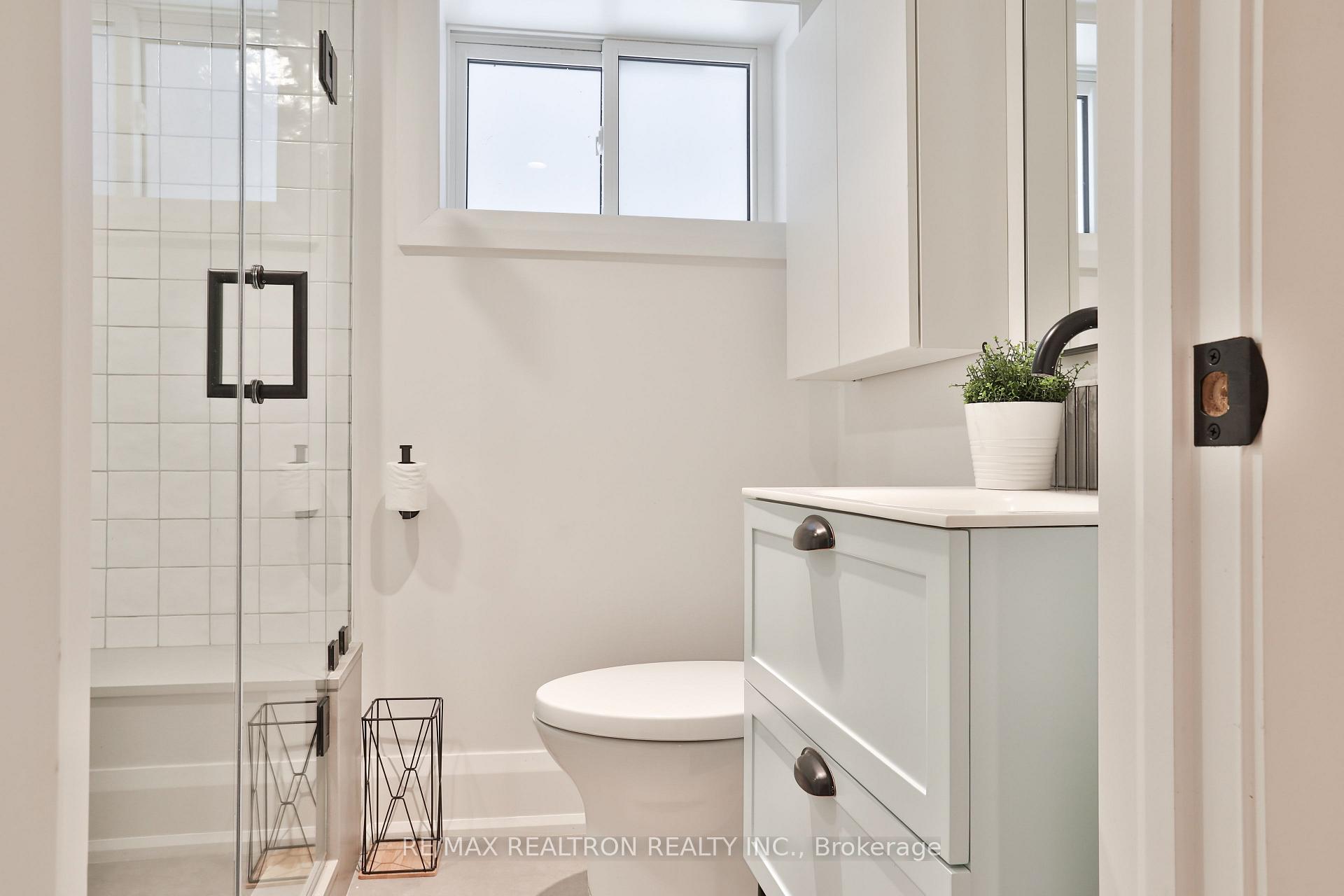 Photo 31 of 46 Gloucester Grove, Toronto, Humewood-Cedarvale — HOMEH